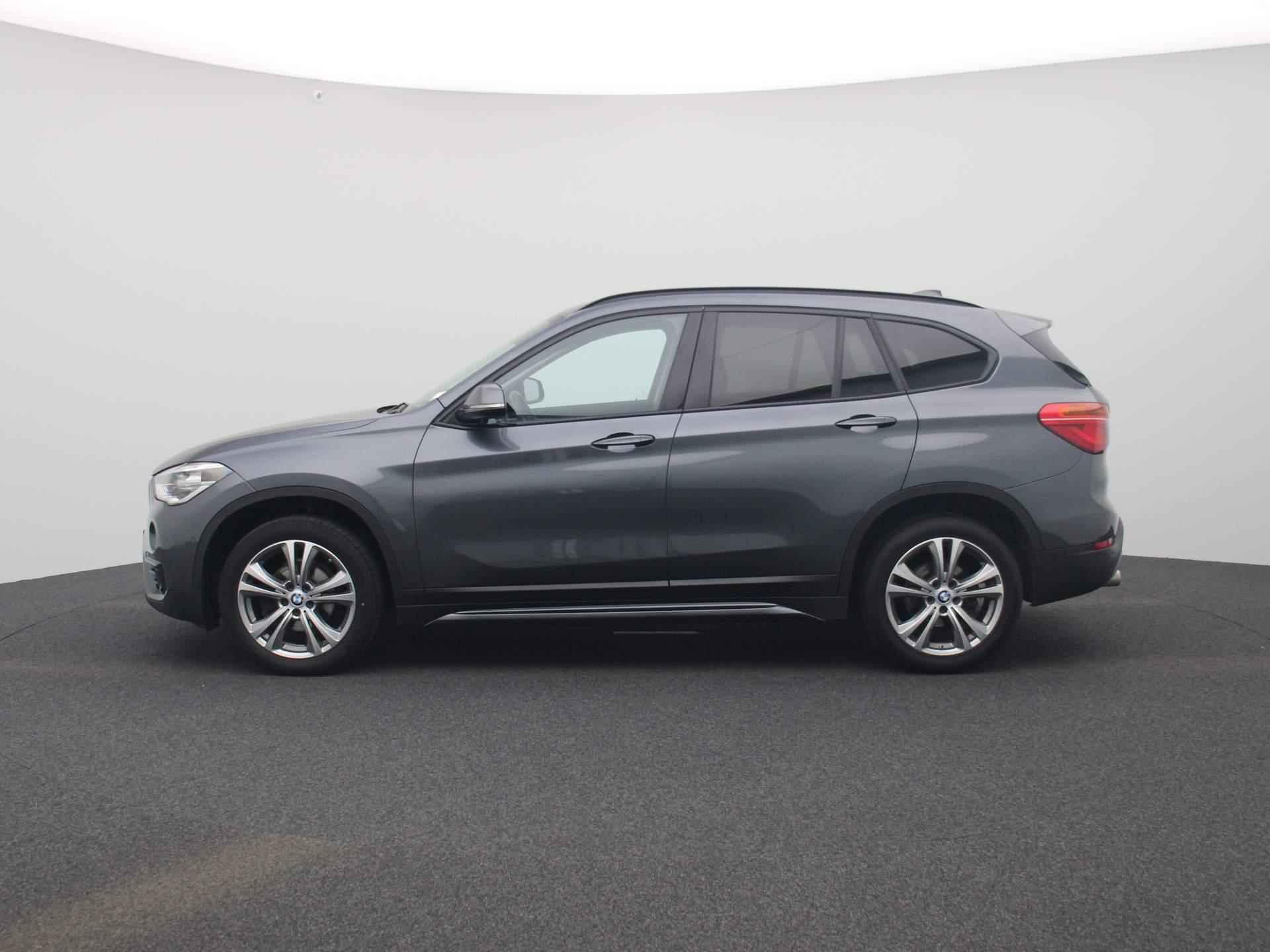 BMW X1 sDrive16d Executive | Leder | Navigatie | Parkeersensoren | Cruise Control | - 4/36