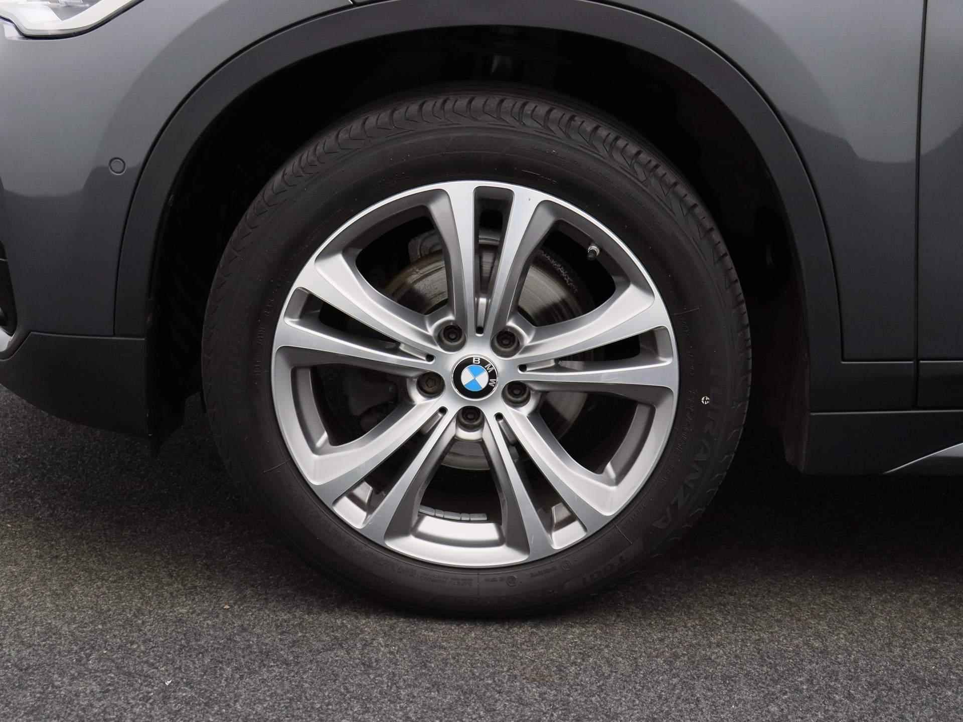 BMW X1 sDrive16d Executive | Leder | Navigatie | Parkeersensoren | Cruise Control | - 15/36