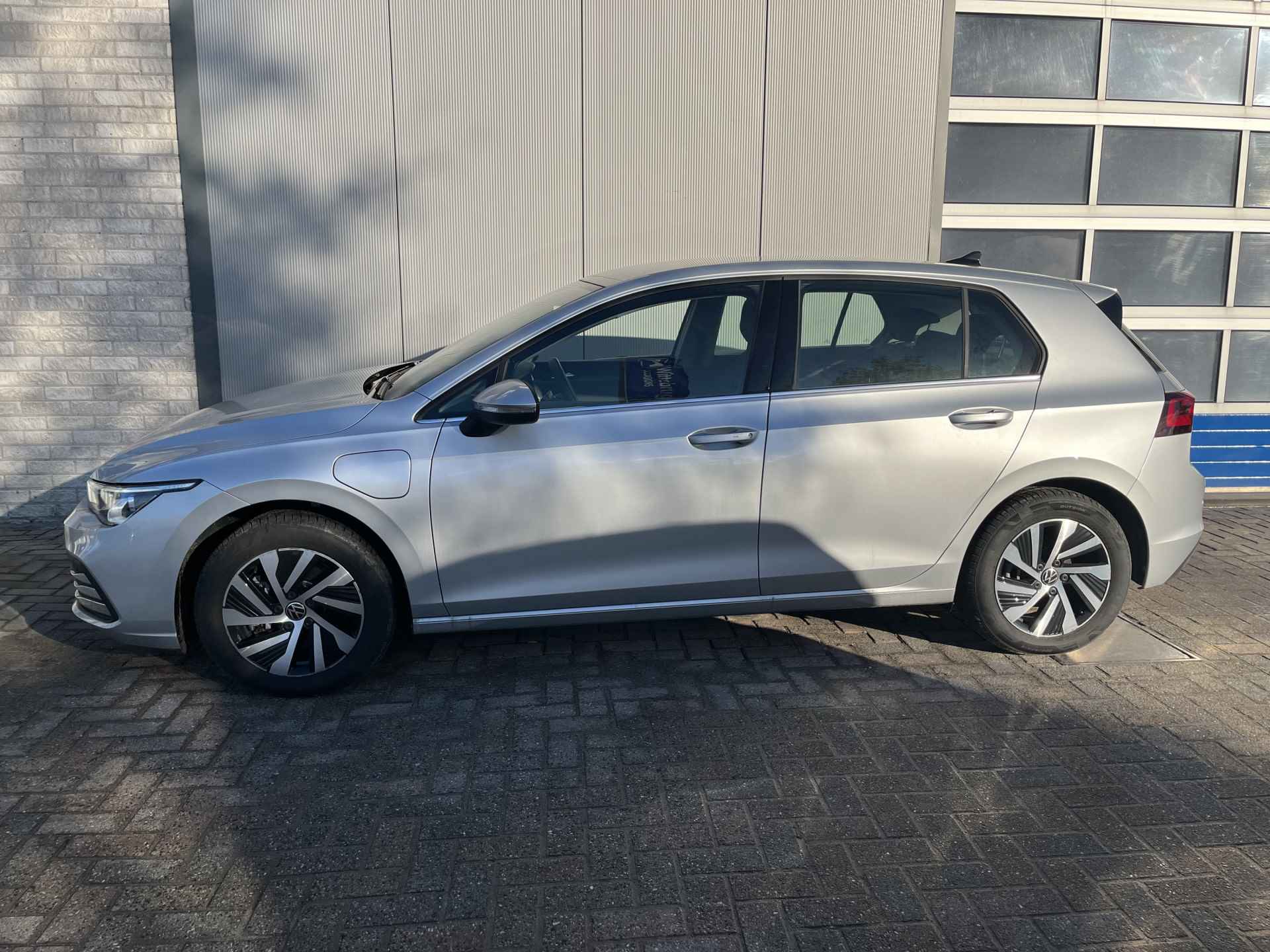 Volkswagen Golf 1.4 eHybrid Style / AUTOMAAT/ KEYLESS/ MEMORY SEAT/ CRUISE/ PARK. SENSOREN/ DAB/ APP-CONNECT/ DIVERSE HULPSYSTEMEN - 3/32