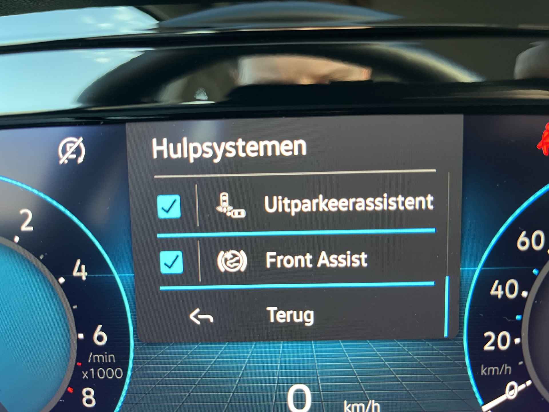 Volkswagen Golf 1.4 eHybrid Style / AUTOMAAT/ KEYLESS/ MEMORY SEAT/ CRUISE/ PARK. SENSOREN/ DAB/ APP-CONNECT/ DIVERSE HULPSYSTEMEN - 17/32