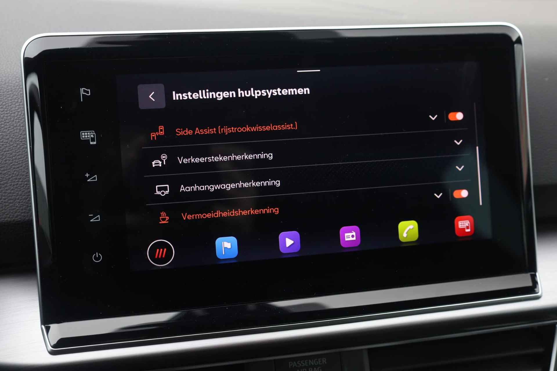 SEAT Tarraco 1.4 TSI e-Hybrid PHEV FR 245PK / 180kW DSG, Achteruitrijcamera, parkeersensoren voor en achter (pdc), verwarmbare voor- en achterstoelen, verwarmbaar stuurwiel, predictive adaptieve cruise control (acc) met Stop & Go + stuurhulp, full map navigatie, draadloos Apple Carplay / Android Auto, aanhanger manoeuvreer- en parkeerhulp, 20'' 'Supreme Cosmo Grey' LMV, keyless start & entry, DAB+, elektrisch verstelbare bestuurdersstoel met geheugen, elektrisch verstel-, verwarm en inklapbare spiegels, LED-verlichting - 32/51