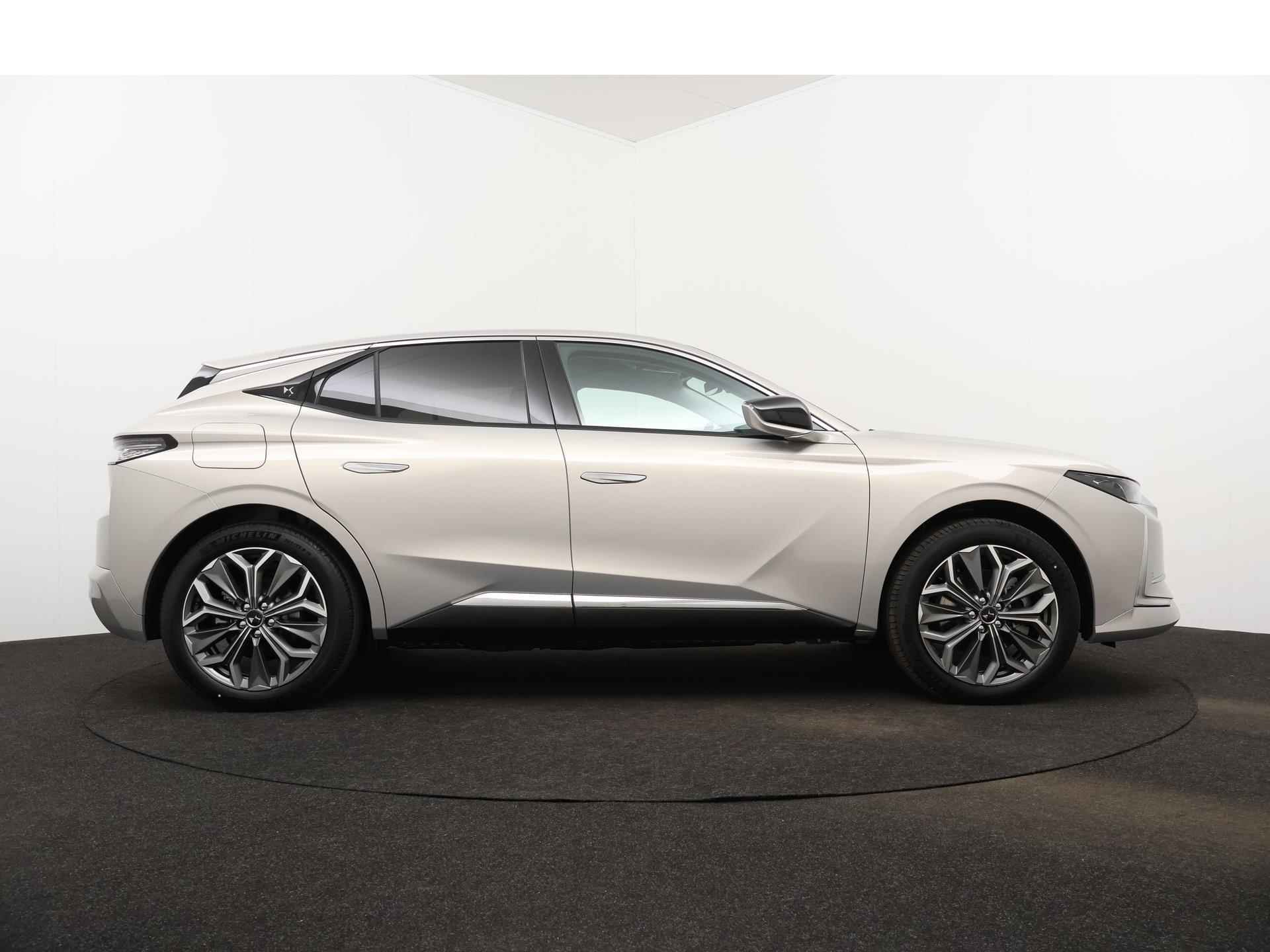 DS 4 E-Tense Bastille 225pk Automaat | Navigatie | Licht Metalen Velgen 19" | Elektrisch Bedienbare Achterklep | Parkeersensoren Voor/ Achter | Stof/Kunstlederen Bekleding - 7/35