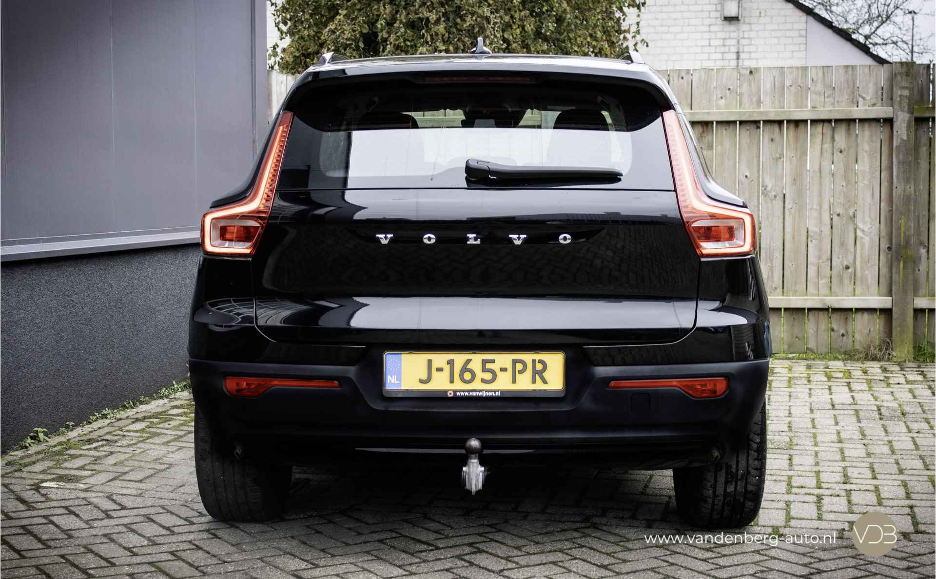 Volvo XC40 1.5 T4 Recharge R-Design Expression TREKHAAK Origineel NL - 4/16