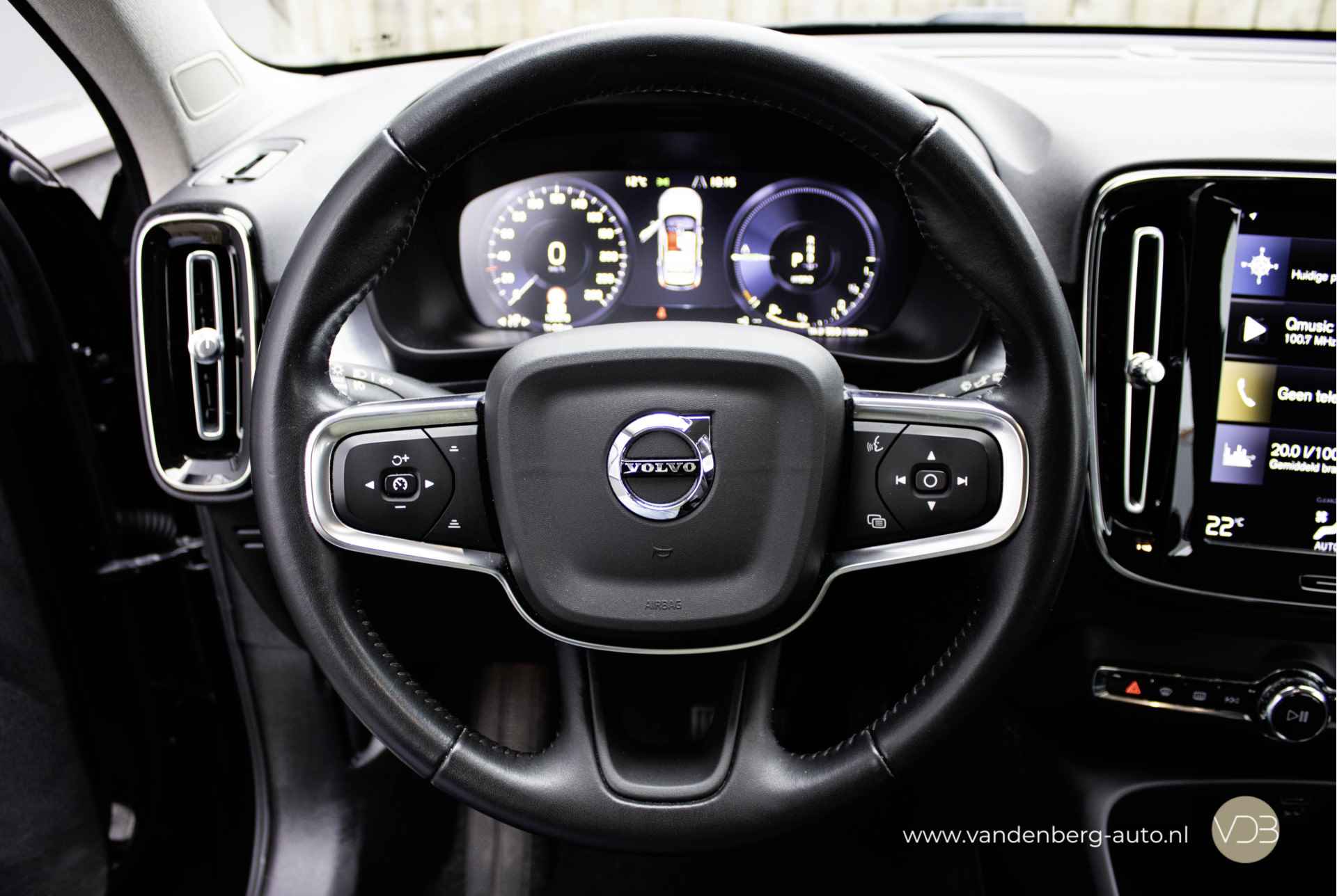 Volvo XC40 1.5 T4 Recharge R-Design Expression TREKHAAK Origineel NL - 10/16