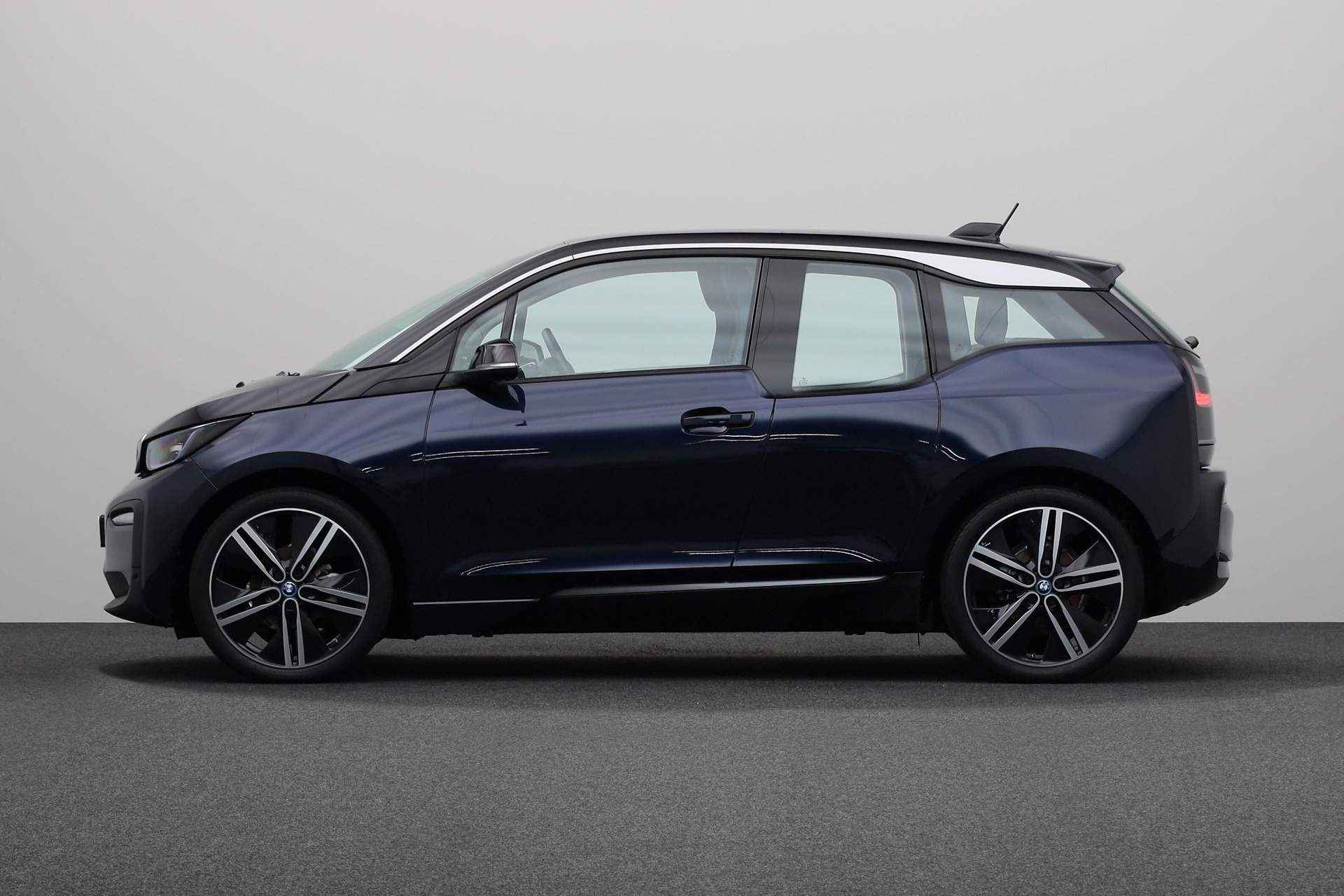 BMW i3 Executive Edition 120Ah 42 kWh | Cruise Control | DAB-Tuner | DC-Snelladen | PDC Voor/Achter | Achteruitrijcamera | - 12/26