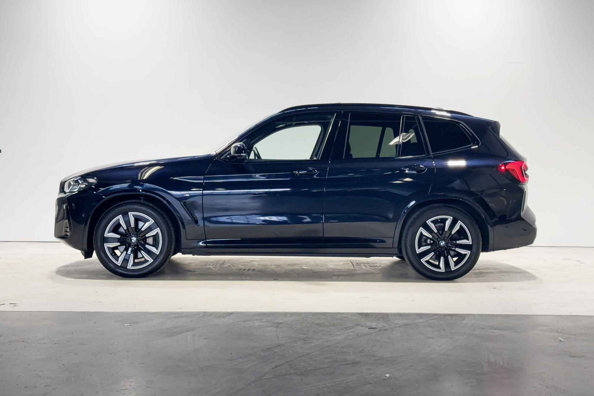 BMW iX3 Executive M Sportpakket Shadow Line - 2/24