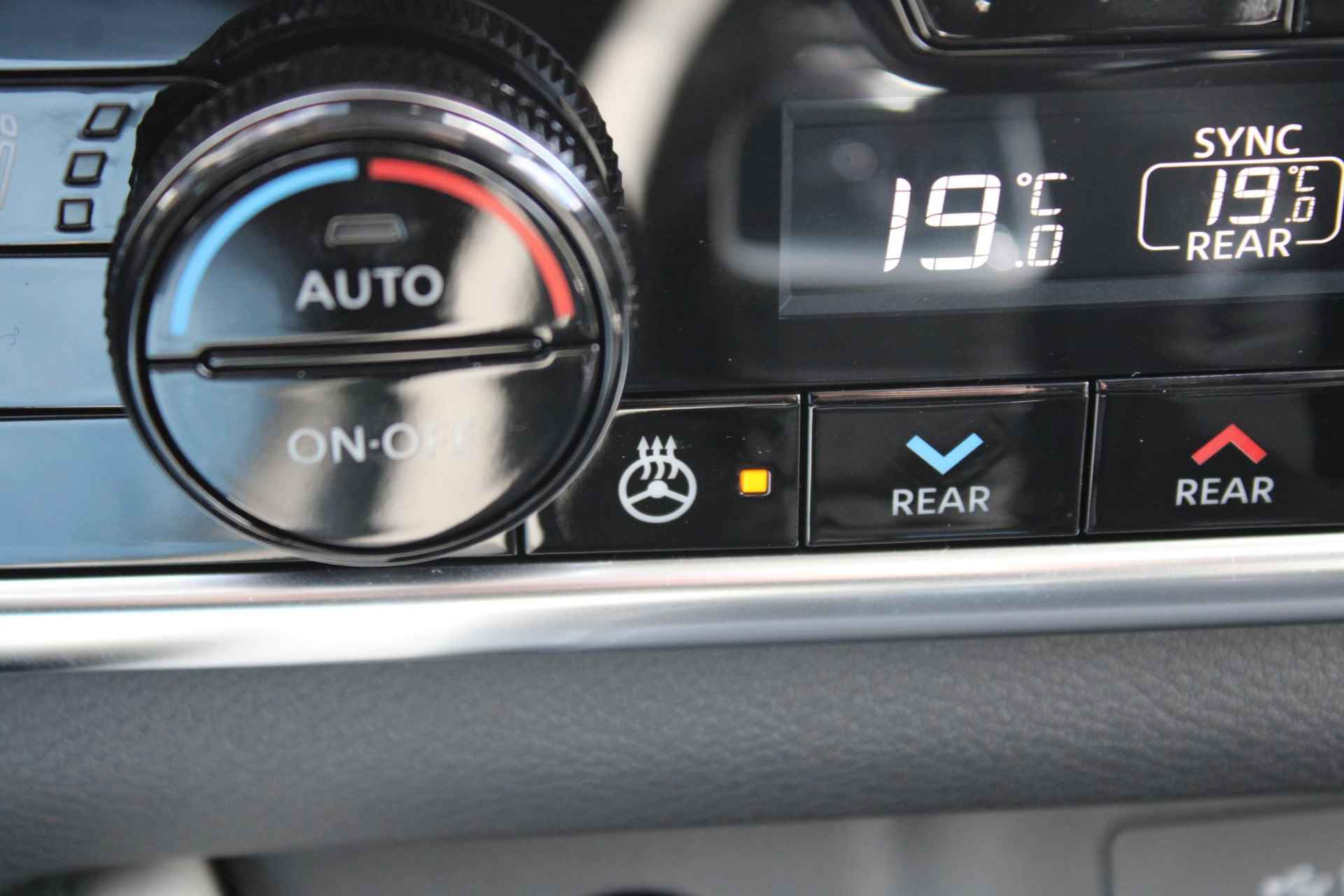 Nissan X-Trail 1.5 e-4orce Tekna 4WD 213PK AUTOMAAT | Navigatie | Adaptive cruise control | Climate control | Apple Carplay & Android Auto | 360 camera | Parkeersensoren voor & achter | Panorama dak | Lichtmetalen velgen | - 37/58