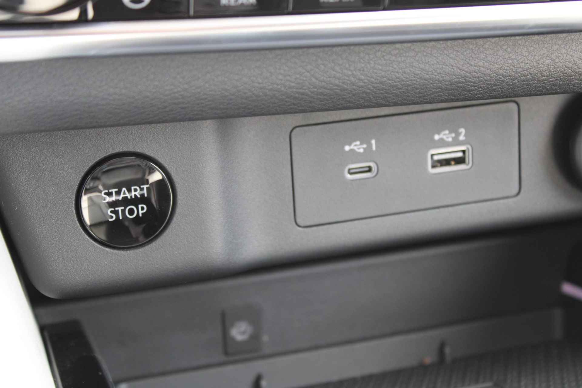 Nissan X-Trail 1.5 e-4orce Tekna 4WD 213PK AUTOMAAT | Navigatie | Adaptive cruise control | Climate control | Apple Carplay & Android Auto | 360 camera | Parkeersensoren voor & achter | Panorama dak | Lichtmetalen velgen | - 38/58