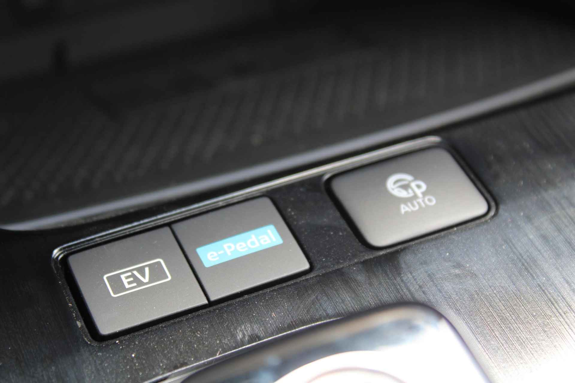 Nissan X-Trail 1.5 e-4orce Tekna 4WD 213PK AUTOMAAT | Navigatie | Adaptive cruise control | Climate control | Apple Carplay & Android Auto | 360 camera | Parkeersensoren voor & achter | Panorama dak | Lichtmetalen velgen | - 40/58