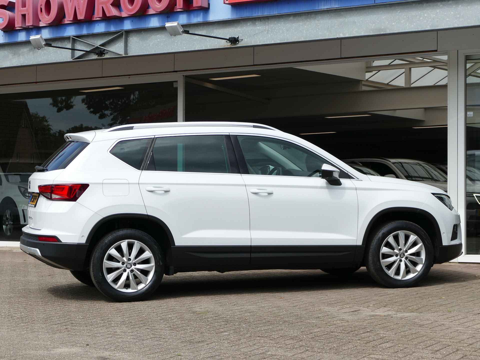 SEAT Ateca 1.4 EcoTSI AUTOMAAT | stoelverwarming | achteruitrijcamera | navigatie - 60/63