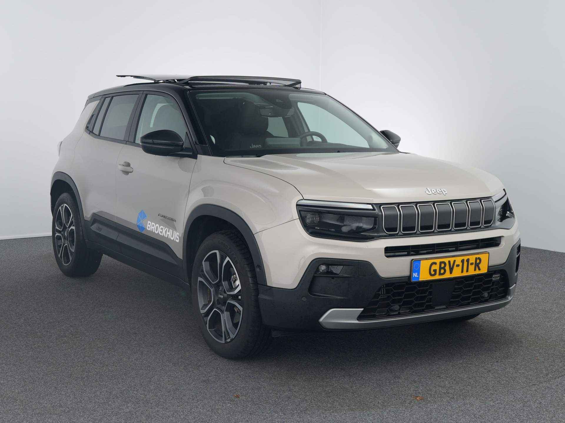 Jeep Avenger 1.2 e-Hybrid Summit | Leder en winterpakket | Adaptieve cruisecontrole met pilot assist | Panoramisch schuif-kanteldak - 10/37