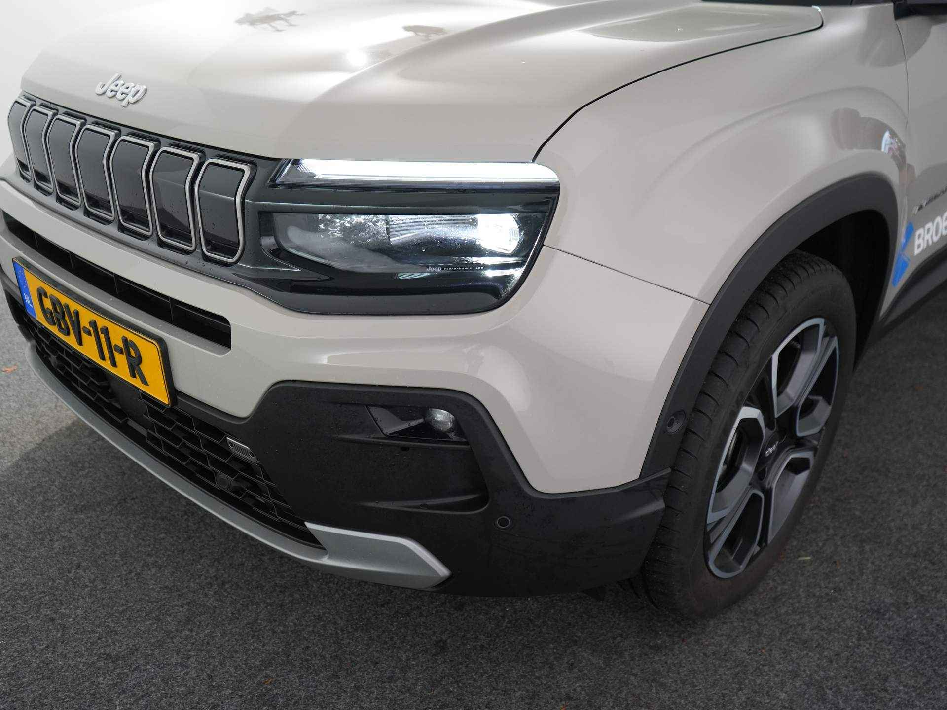 Jeep Avenger 1.2 e-Hybrid Summit | Leder en winterpakket | Adaptieve cruisecontrole met pilot assist | Panoramisch schuif-kanteldak - 19/37