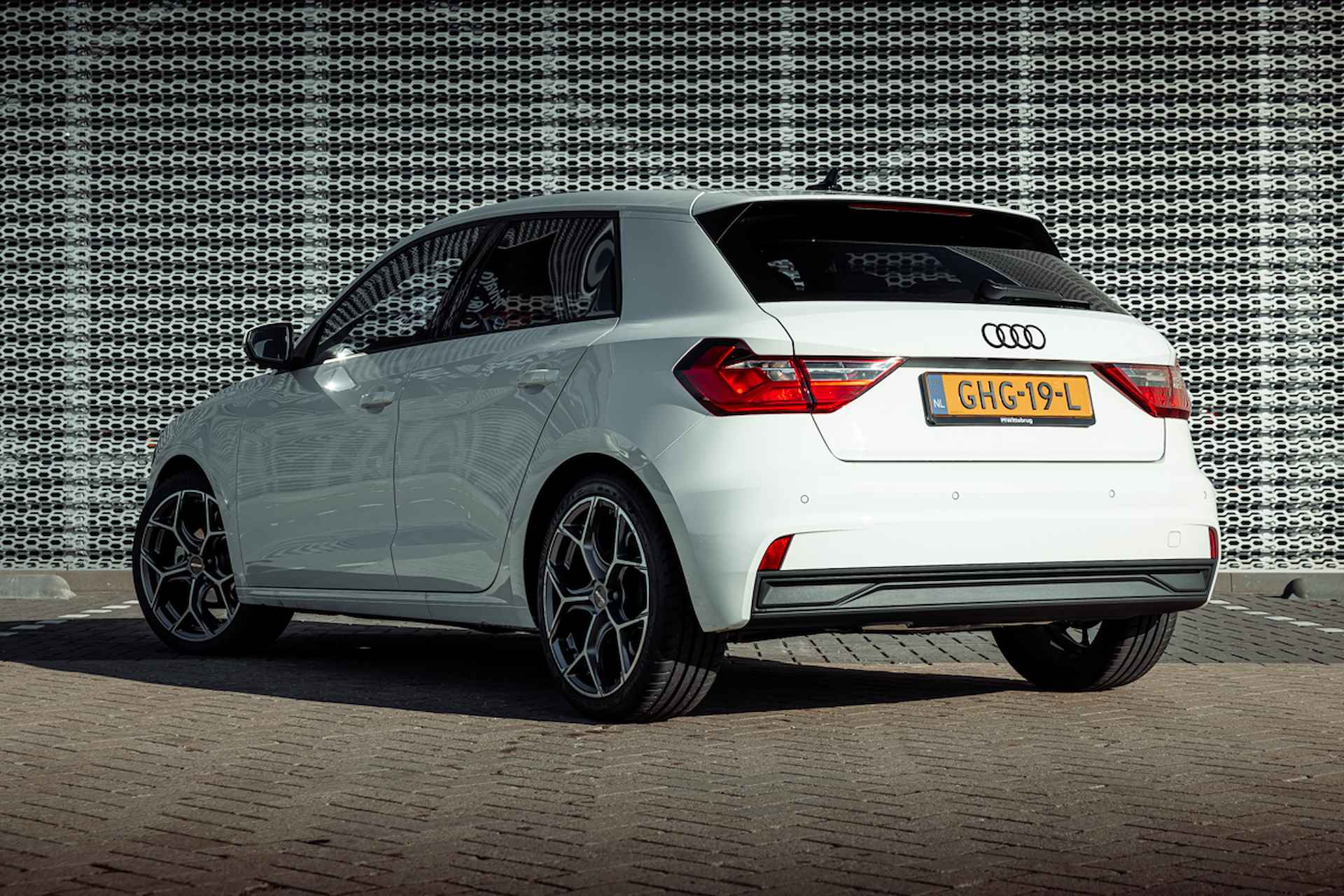 Audi A1 Sportback 25 TFSI 95pk Pro Line | 18" LM velgen | Privacy glass | Apple Carplay - 4/26