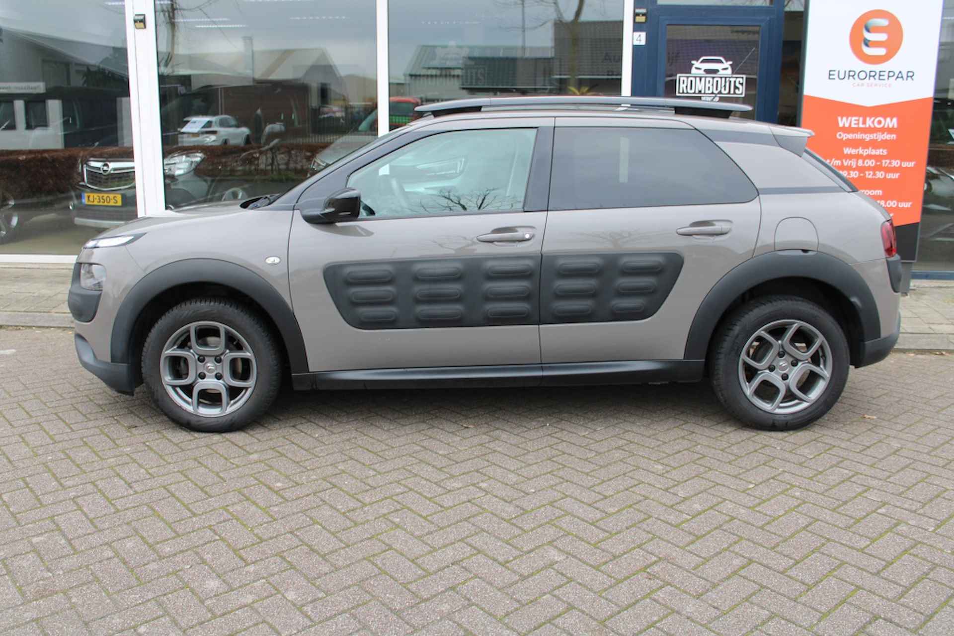 Citroen C4 Cactus 1.2 e-VTi Shine Automaat - 3/31