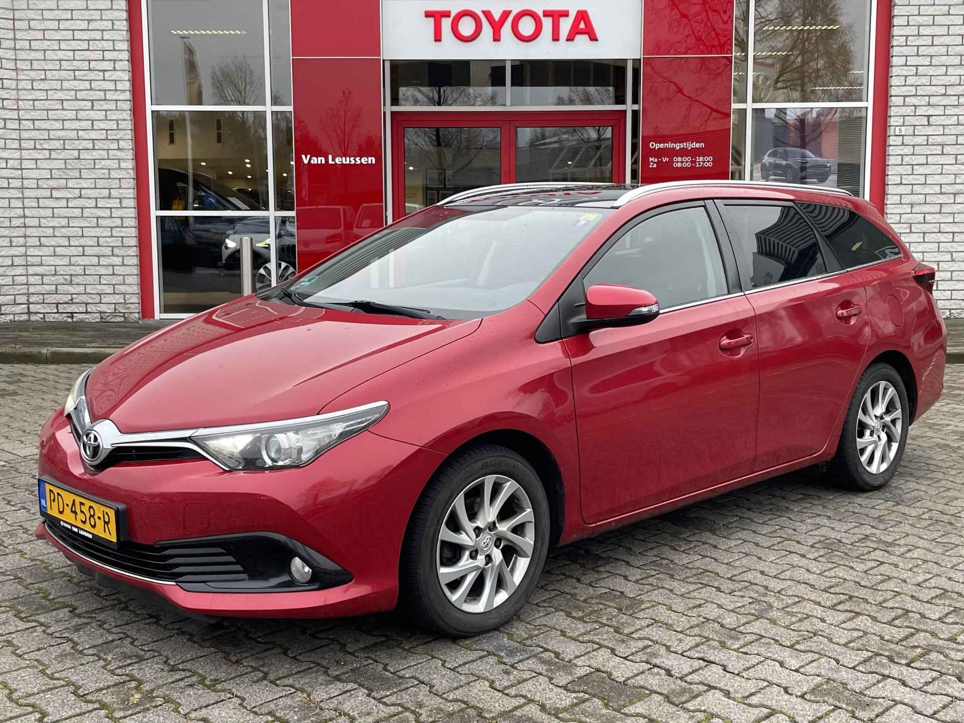 Toyota Auris Touring Sports 1.2T TREND PANO-DAK NAVI CRUISE CLIMA CAMERA DAB+ NL-AUTO 1E-EIG - 1/23