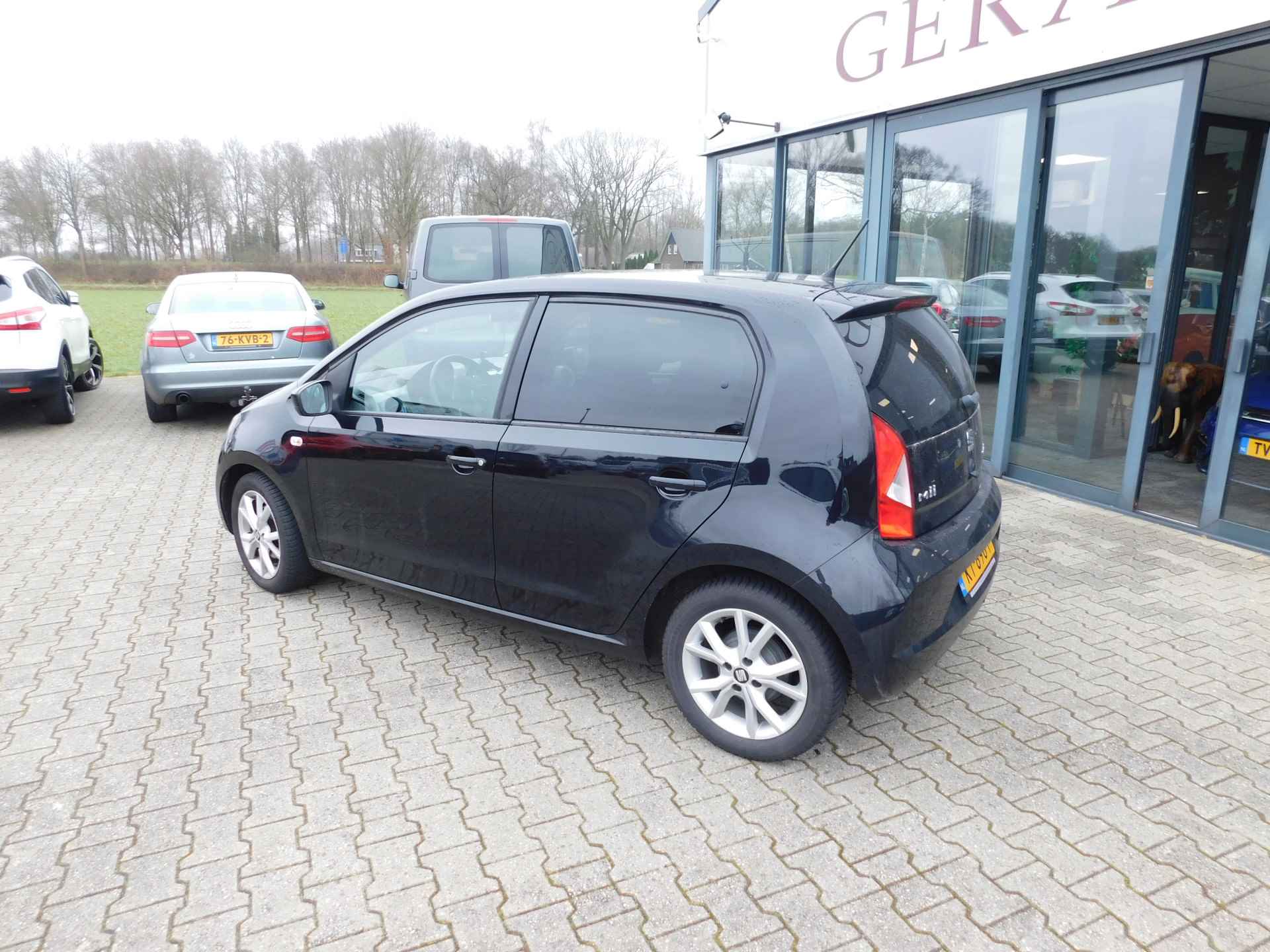 SEAT Mii 1.0 Sport Connect, Pdc, Cruise - 7/36