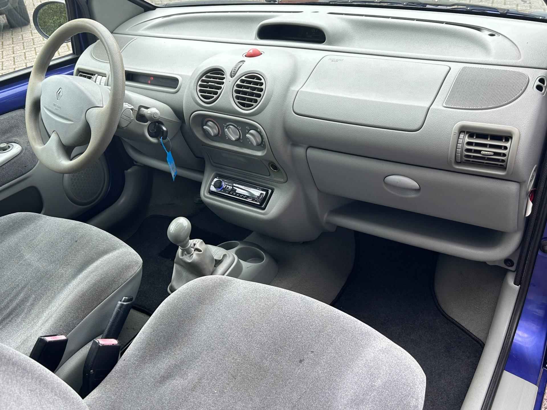 Renault Twingo 1.2 Privilège Elek. Panorama/Schuifdak Elek.Pakket Audio met USB Stuurbekr. NAP NL Auto! - 9/20
