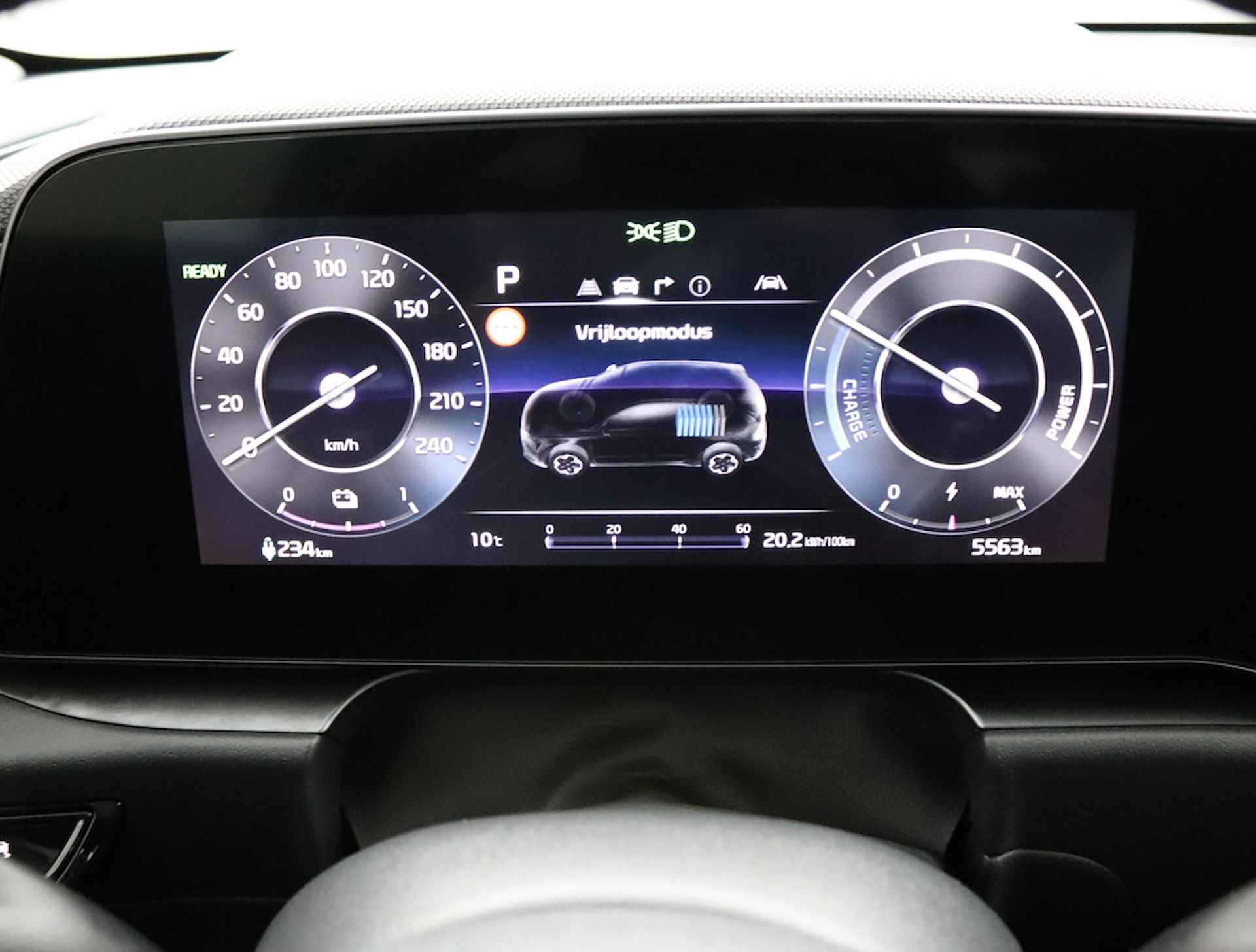 Kia Niro EV DynamicLine 64.8kWh * Overheid subsidie voor deze auto beschikbaar * - Navigatie - Camera - Parkeersensoren voor en achter - Demo - Fabrieksgarantie tot 08-2029 - 22/65