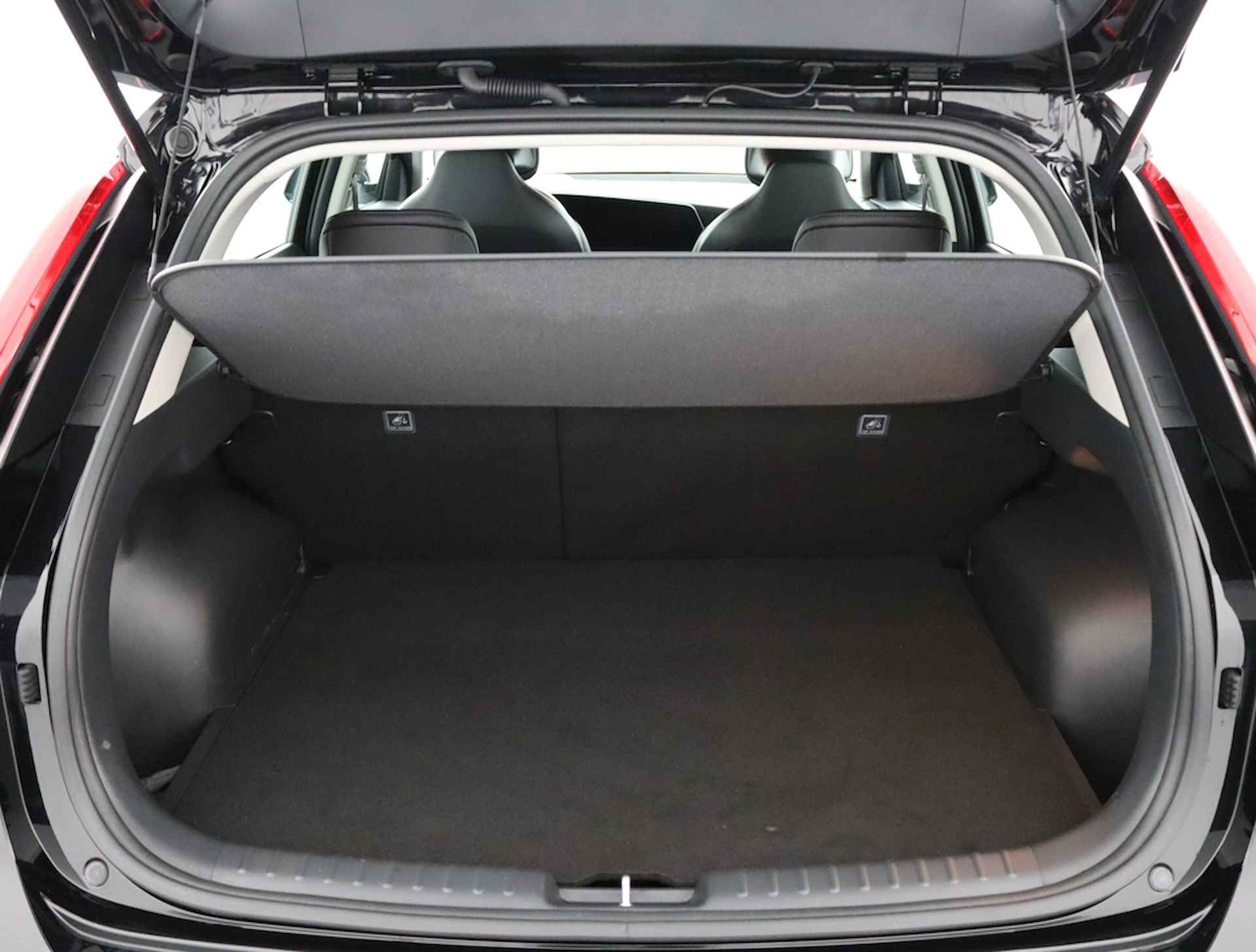Kia Niro EV DynamicLine 64.8kWh * Overheid subsidie voor deze auto beschikbaar * - Navigatie - Camera - Parkeersensoren voor en achter - Demo - Fabrieksgarantie tot 08-2029 - 33/65