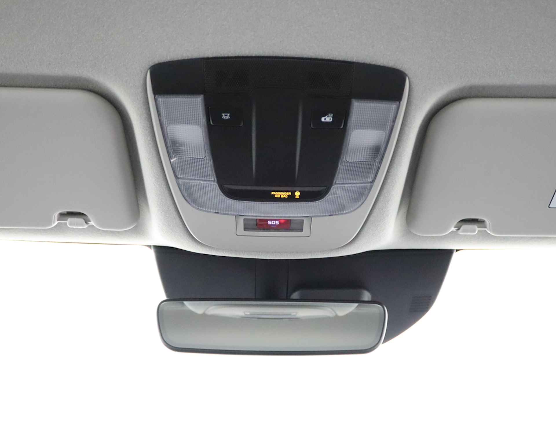 Kia Niro EV DynamicLine 64.8kWh * Overheid subsidie voor deze auto beschikbaar * - Navigatie - Camera - Parkeersensoren voor en achter - Demo - Fabrieksgarantie tot 08-2029 - 34/65