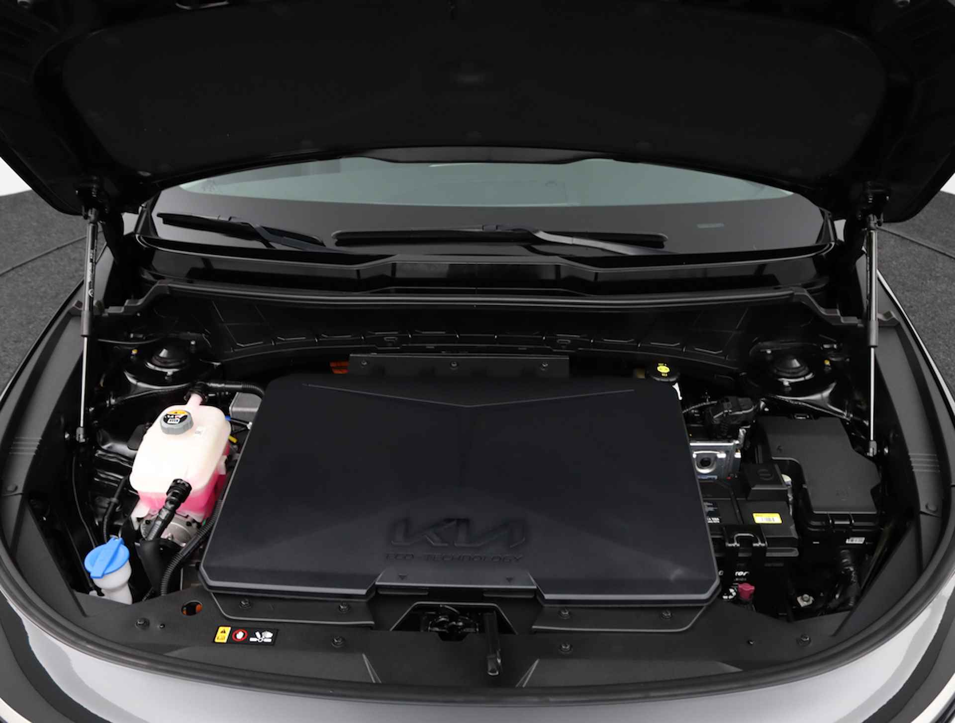 Kia Niro EV DynamicLine 64.8kWh - Navigatie - Camera - Parkeersensoren voor en achter - Demo - Fabrieksgarantie tot 08-2029 - 35/65