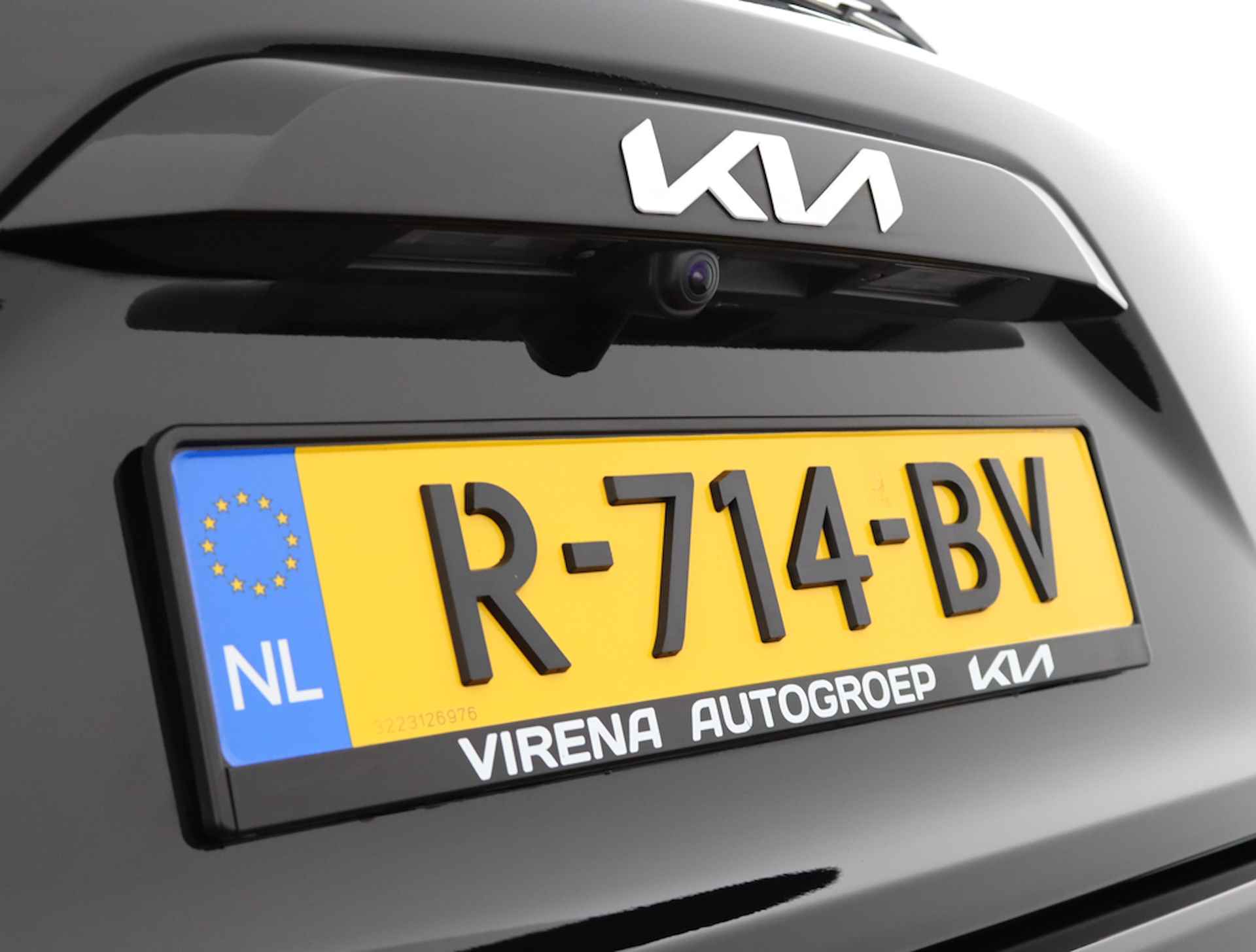 Kia Niro EV DynamicLine 64.8kWh * Overheid subsidie voor deze auto beschikbaar * - Navigatie - Camera - Parkeersensoren voor en achter - Demo - Fabrieksgarantie tot 08-2029 - 39/65