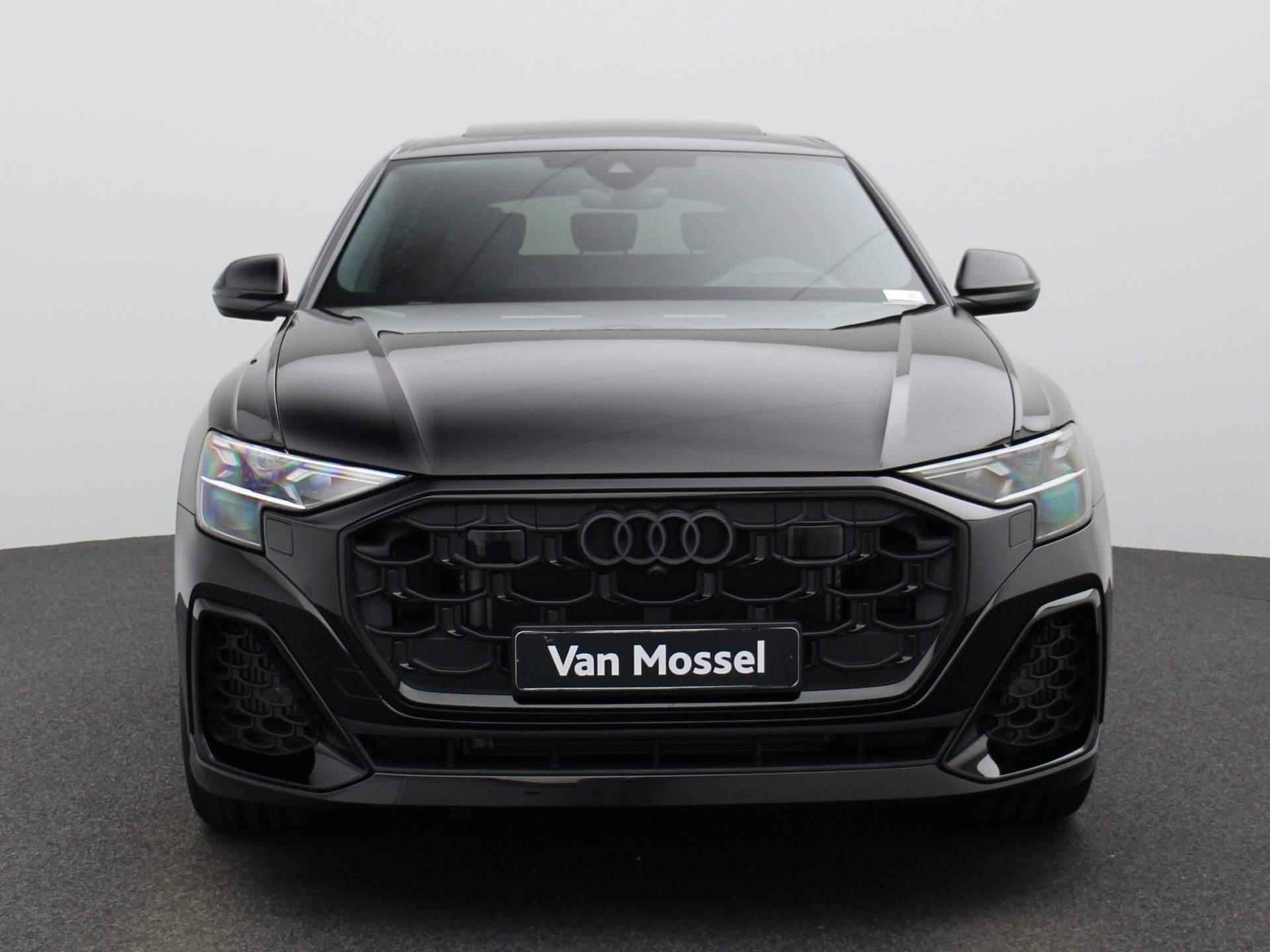 Audi Q8 60 TFSI e quattro Pro Line S Competition 490 PK | S-line | Automaat | Navigatie | 360 Camera | Panoramadak | Luchtvering | Adaptive Cruise Control | Trekhaak | Vierwielbesturing | Stoelverwarming | Virtual Cockpit | Laser LED Matrix | Lichtmetalen velgen | Privacy glass | - 3/51