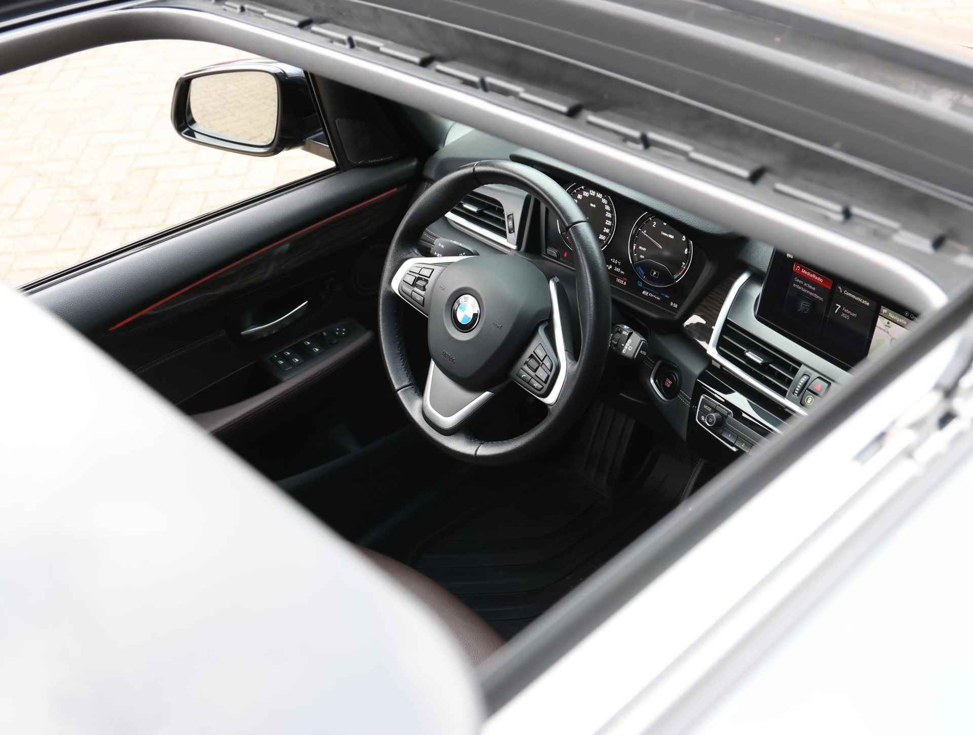 BMW 2-serie Active Tourer 225xe iPerformance | Schuif/Kanteldak | Harman Kardon | Achteruitrijcamera - 15/52