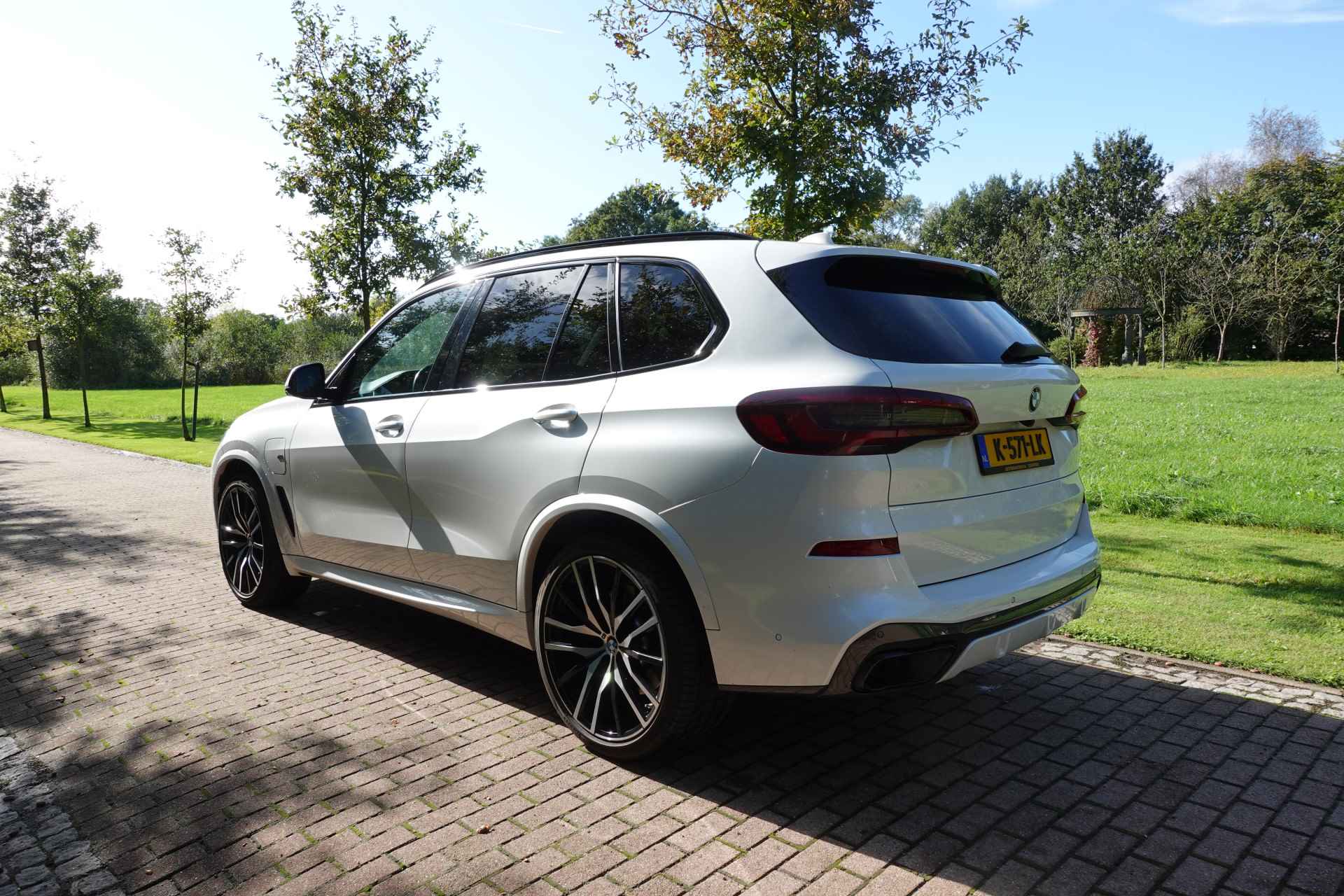 BMW X5 xDrive45e M-Sport High Executive 22 Inch Pano,Laser,Head up,H&K,Soft Close, Panorama-Glasdak Sky Lounge 1 eig Ned. Auto verw beker houders. - 18/29