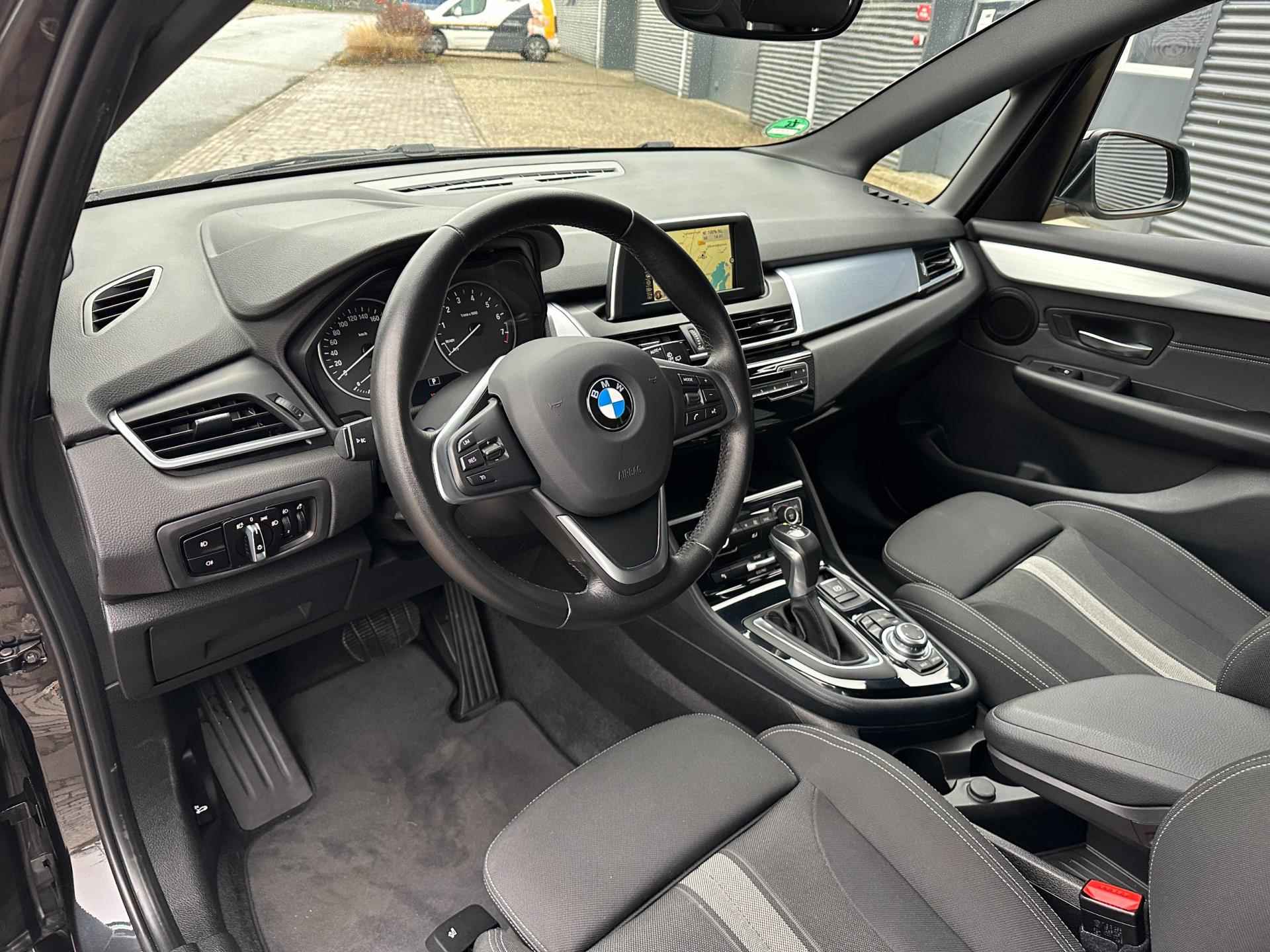 BMW 2-serie Active Tourer 220i Executive Automaat - 3/34