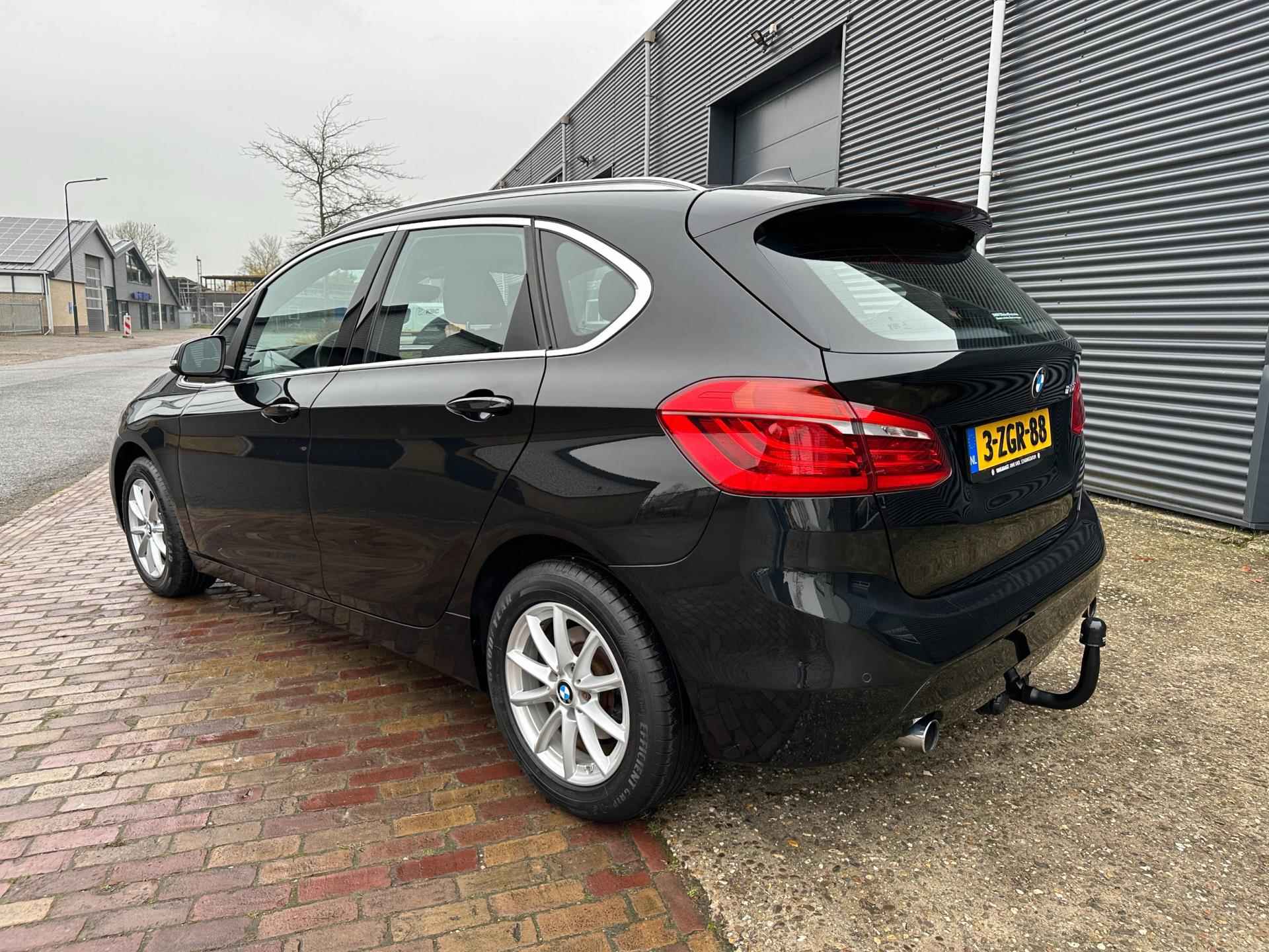 BMW 2-serie Active Tourer 220i Executive Automaat - 6/34