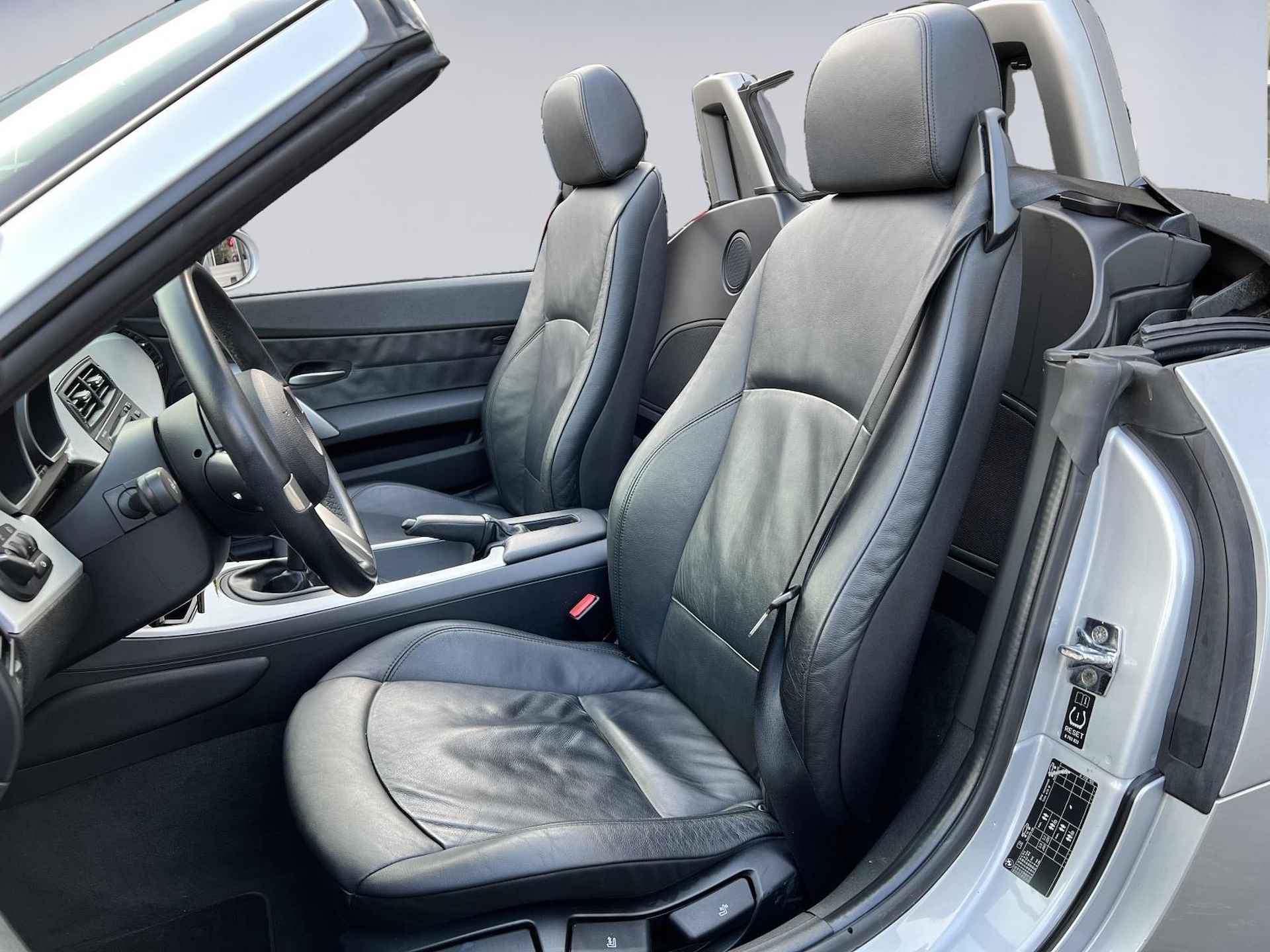 BMW Z4 Roadster 2.0i Introduction 59.000KM, Stoelverwarming, Leder, Airconditioning, 16"Lichtmetalen velgen, Premium Sound (MET GARANTIE*) - 12/29
