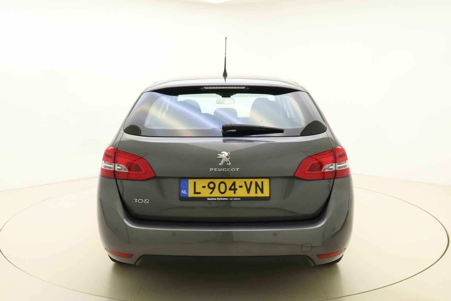 Peugeot 308 SW 1.2 PureTech Blue Lease Active | Luxe uitvoering | DAB ontvanger | Navigatie | Parkeersensoren | Lichtmetalen velgen | Lage km stand! - 12/33