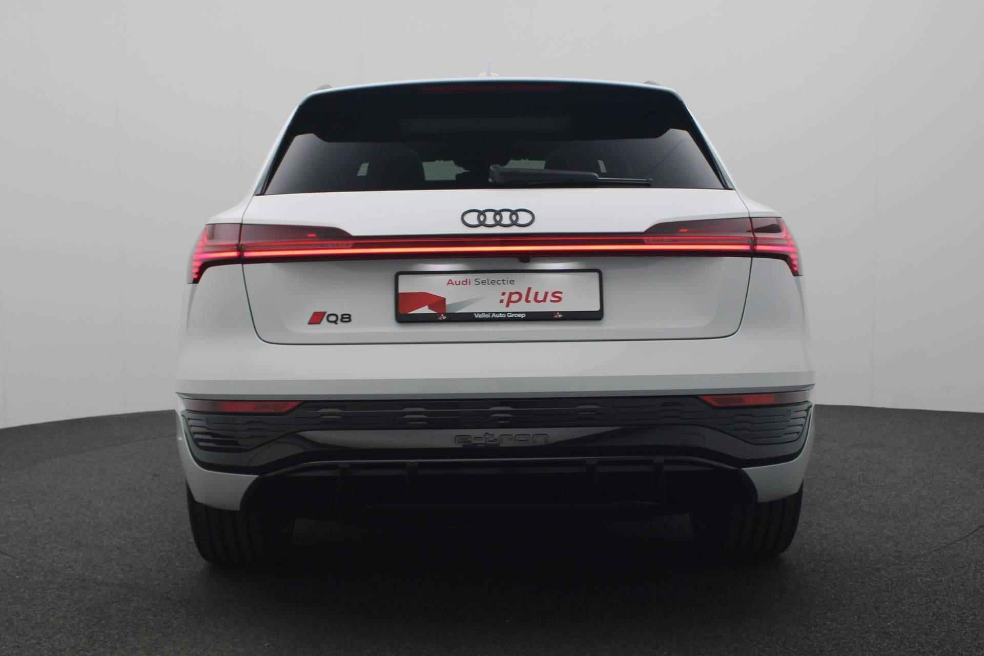 Audi Q8 e-tron 55 quattro 408PK S Edition 115 kWh | S-Line | Pano | 360 camera | Matrix LED | 21 inch - 23/46