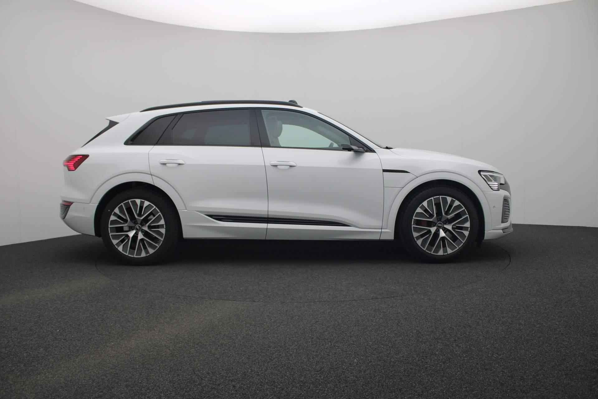 Audi Q8 e-tron 55 quattro 408PK S Edition 115 kWh | S-Line | Pano | 360 camera | Matrix LED | 21 inch - 25/46