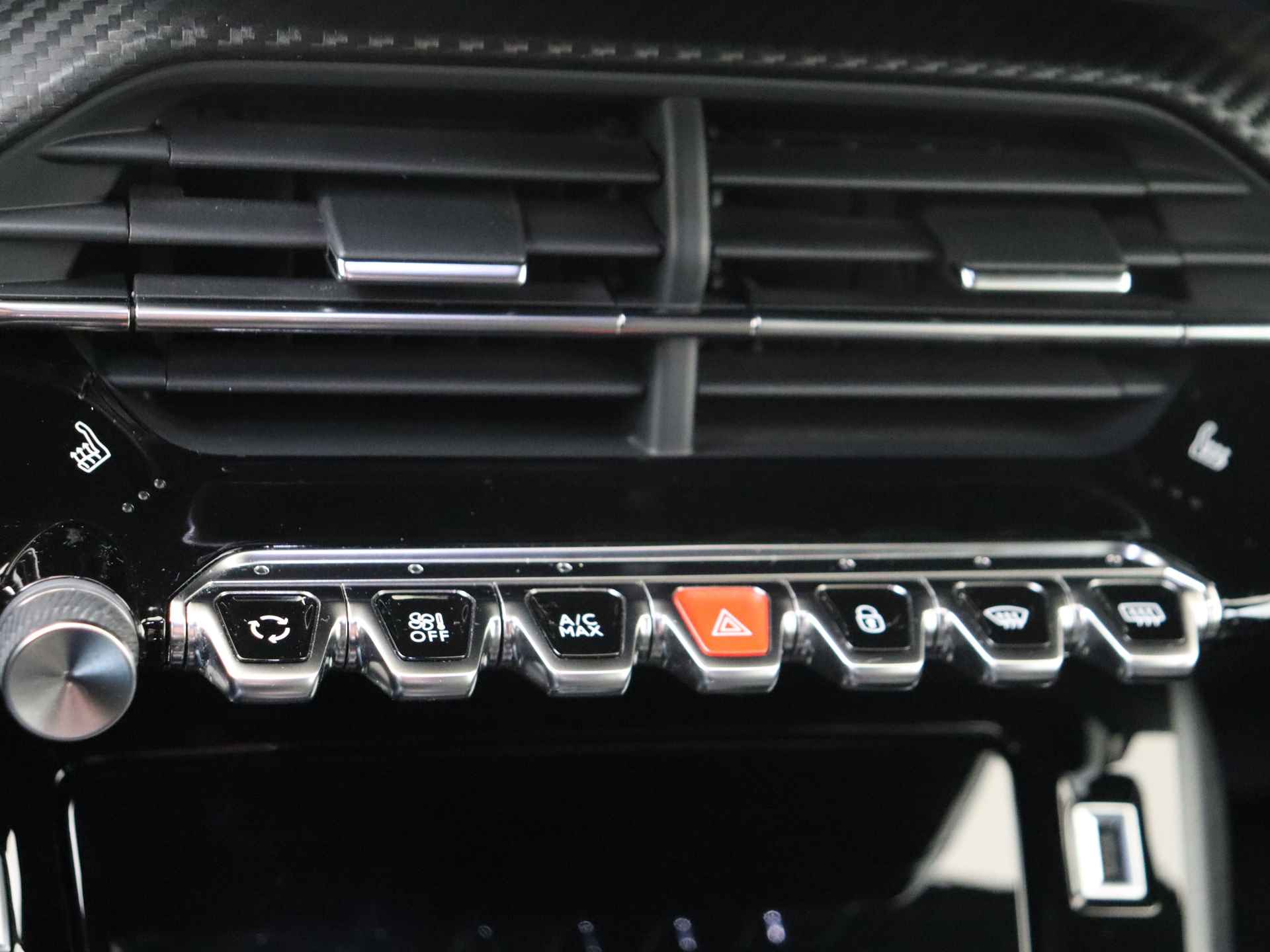 Peugeot 208 1.2 PureTech GT-Line 5 deurs | Navigatie by App | Climate Control | Lichtmetalen Velgen - 23/31