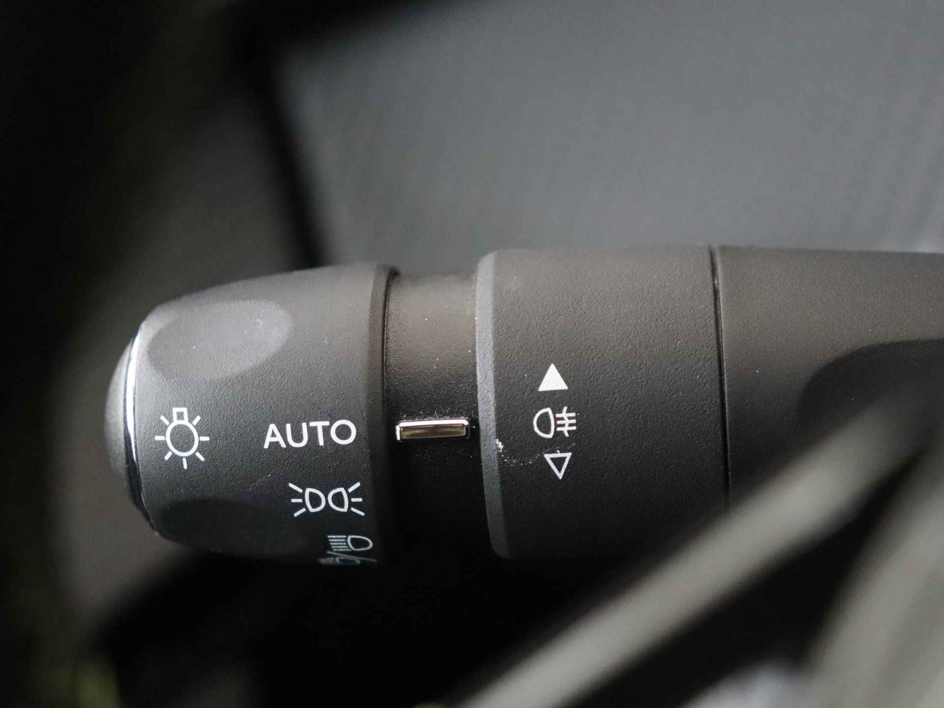 Peugeot 208 1.2 PureTech GT-Line 5 deurs | Navigatie by App | Climate Control | Lichtmetalen Velgen - 26/31