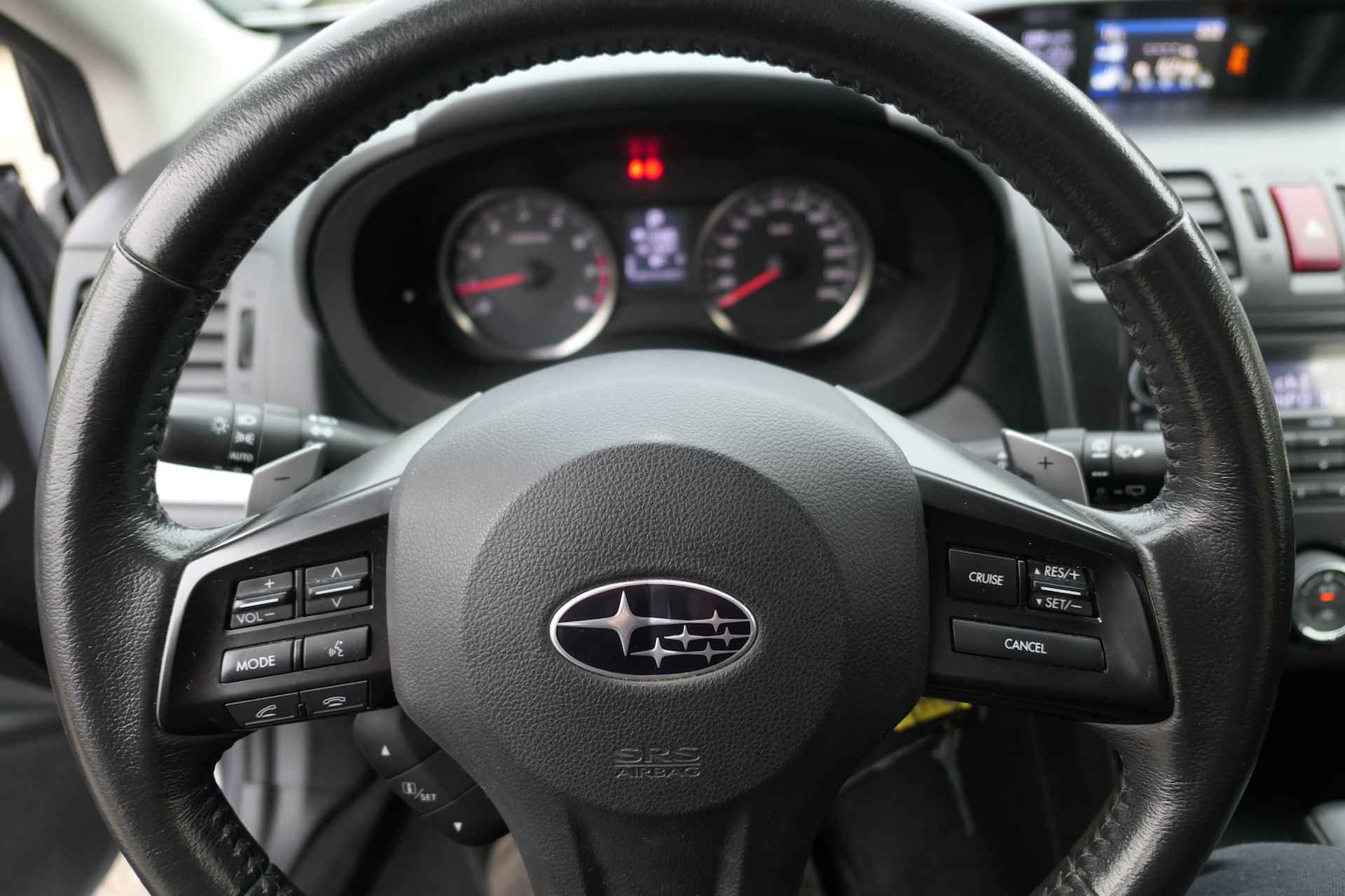 Subaru XV 2.0i Luxury AWD, AUTOMAAT, Rijkelijk uitgevoerd, BETROUWBAAR .. Climate contr. L+R, Cruise, Tel, Audio, F1 flippers, enz. - 20/50