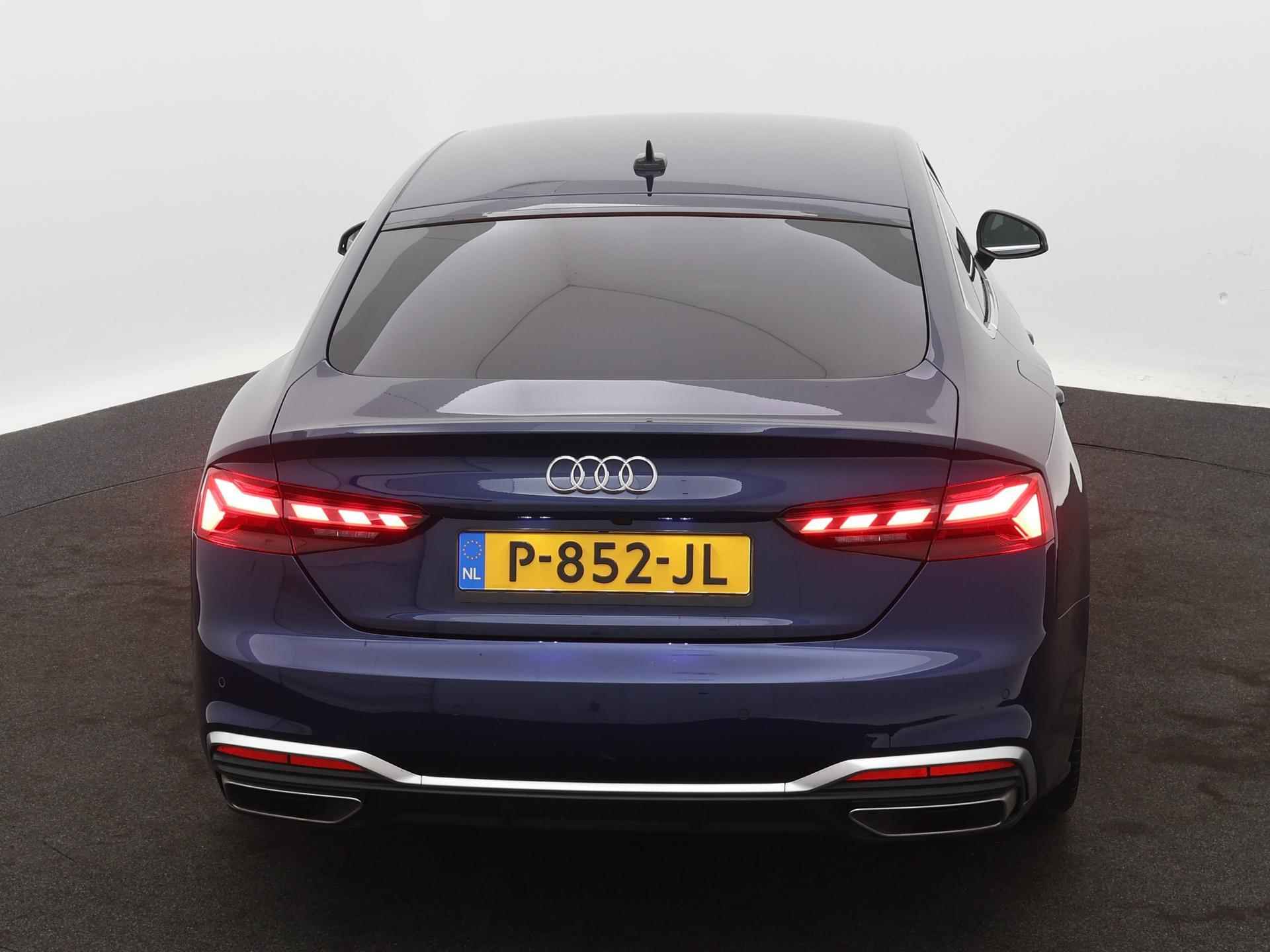 Audi A5 Sportback 35 TFSI S edition Competition 150 PK | S-Line | Automaat | Achteruitrijcamera | Stoelverwarming | Matrix LED | Navigatie | Virtual Cockpit Plus | Cruise Control | Alcantara | Elektrische voorstoelen | - 4/22