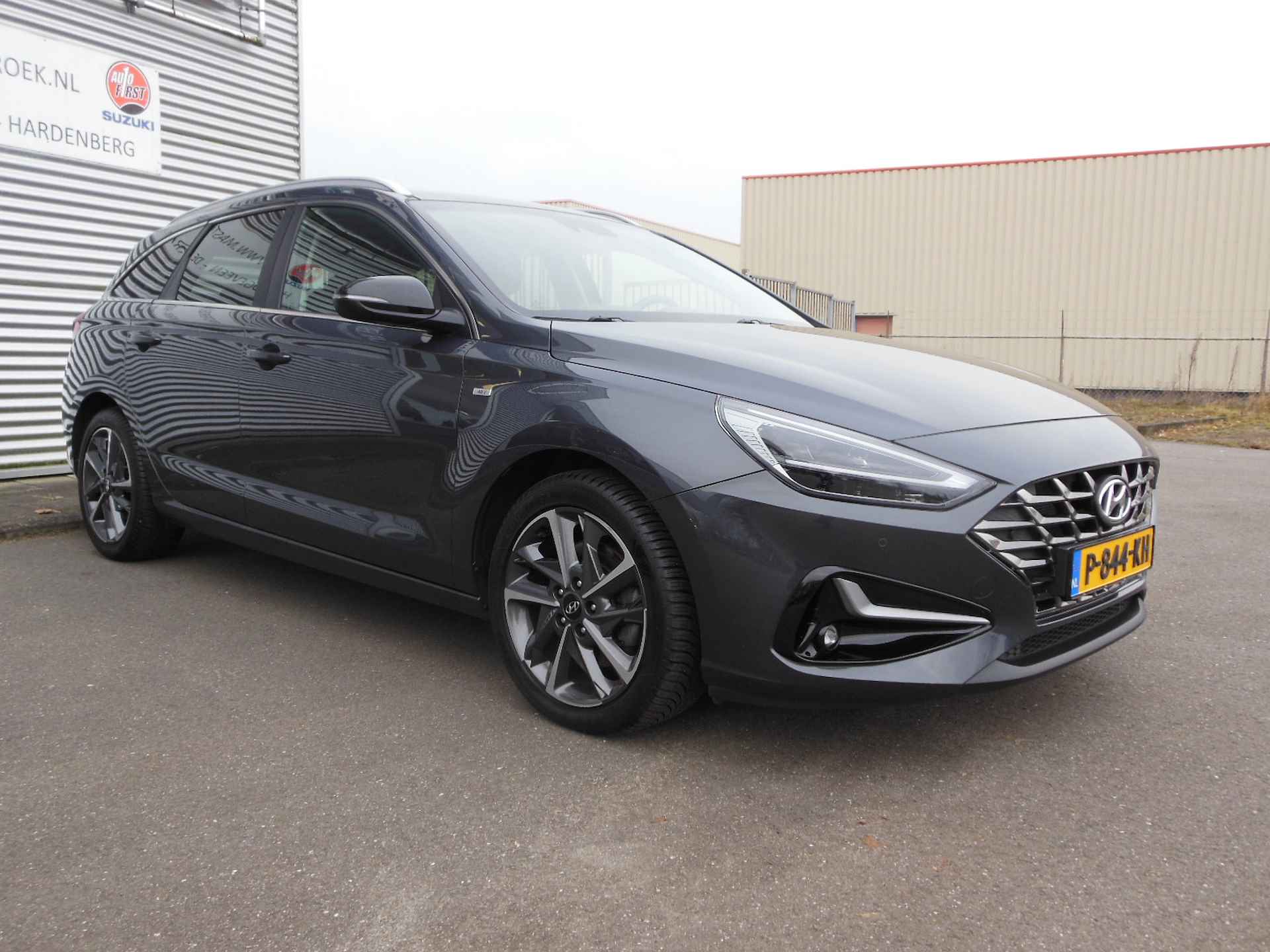 Hyundai i30 Wagon 1.5 T-GDi MHEV Premium Staat in Hoogeveen - 4/28