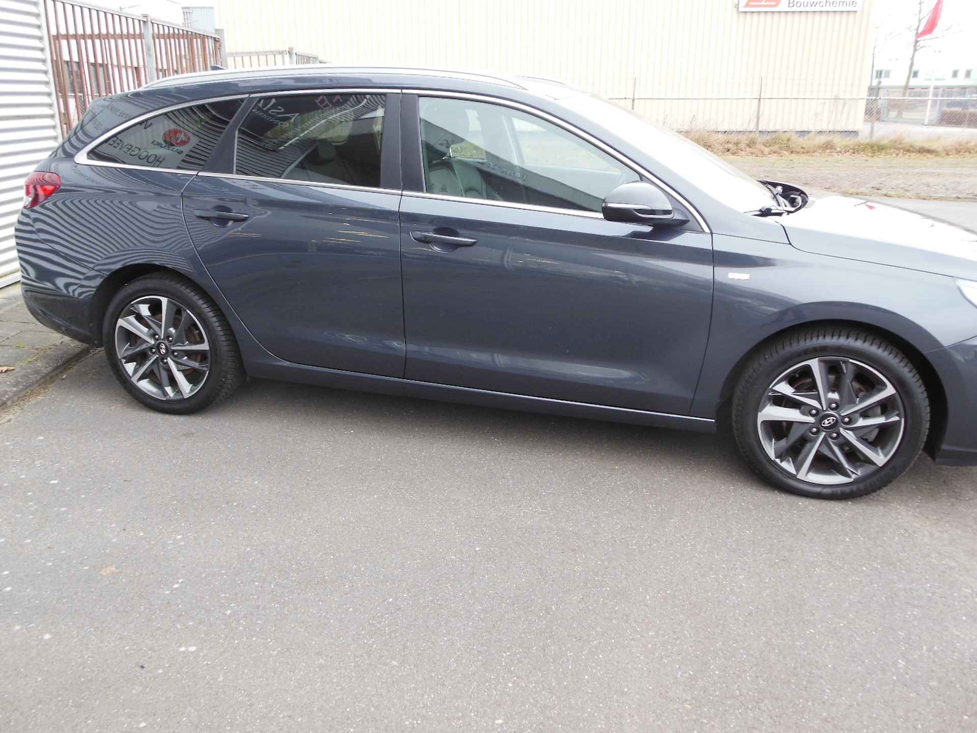 Hyundai i30 Wagon 1.5 T-GDi MHEV Premium Staat in Hoogeveen - 6/28