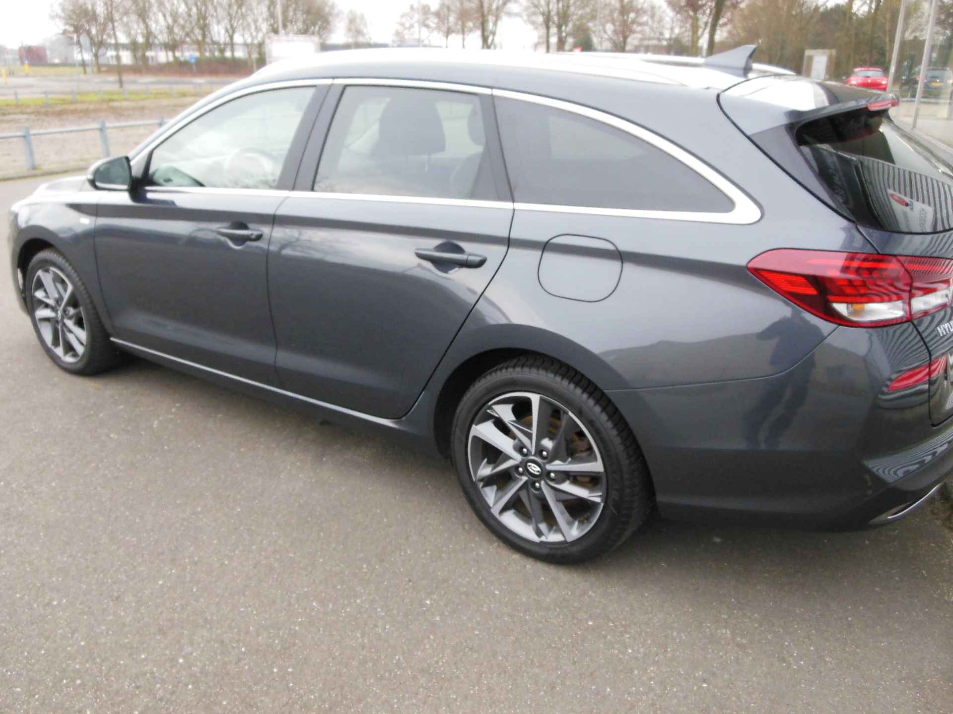 Hyundai i30 Wagon 1.5 T-GDi MHEV Premium Staat in Hoogeveen - 9/28