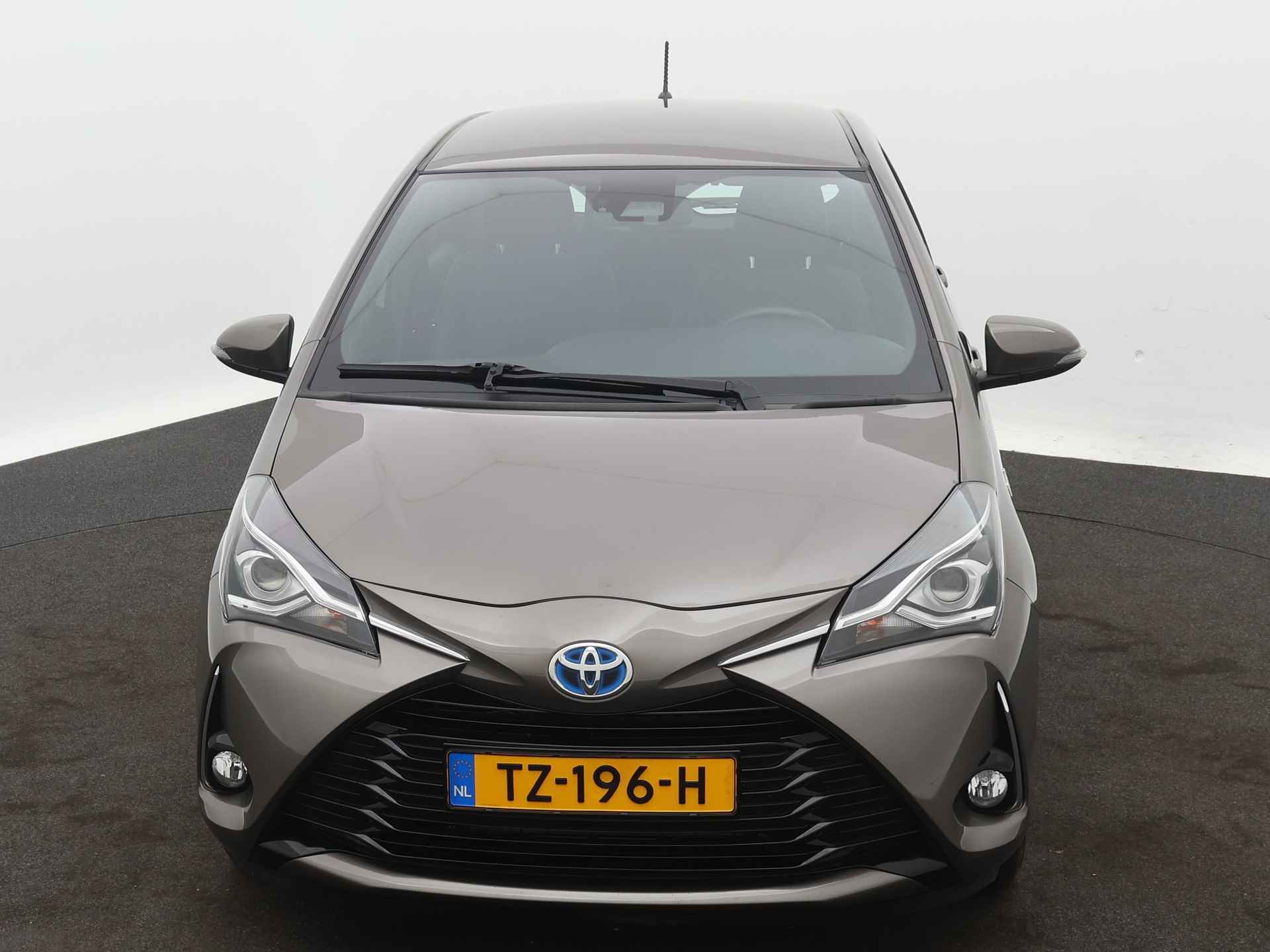 Toyota Yaris 1.5 Hybrid Energy Plus | Navigatie | Camera | LM velgen | Cruise Control | Parkeersensoren achter | - 28/44