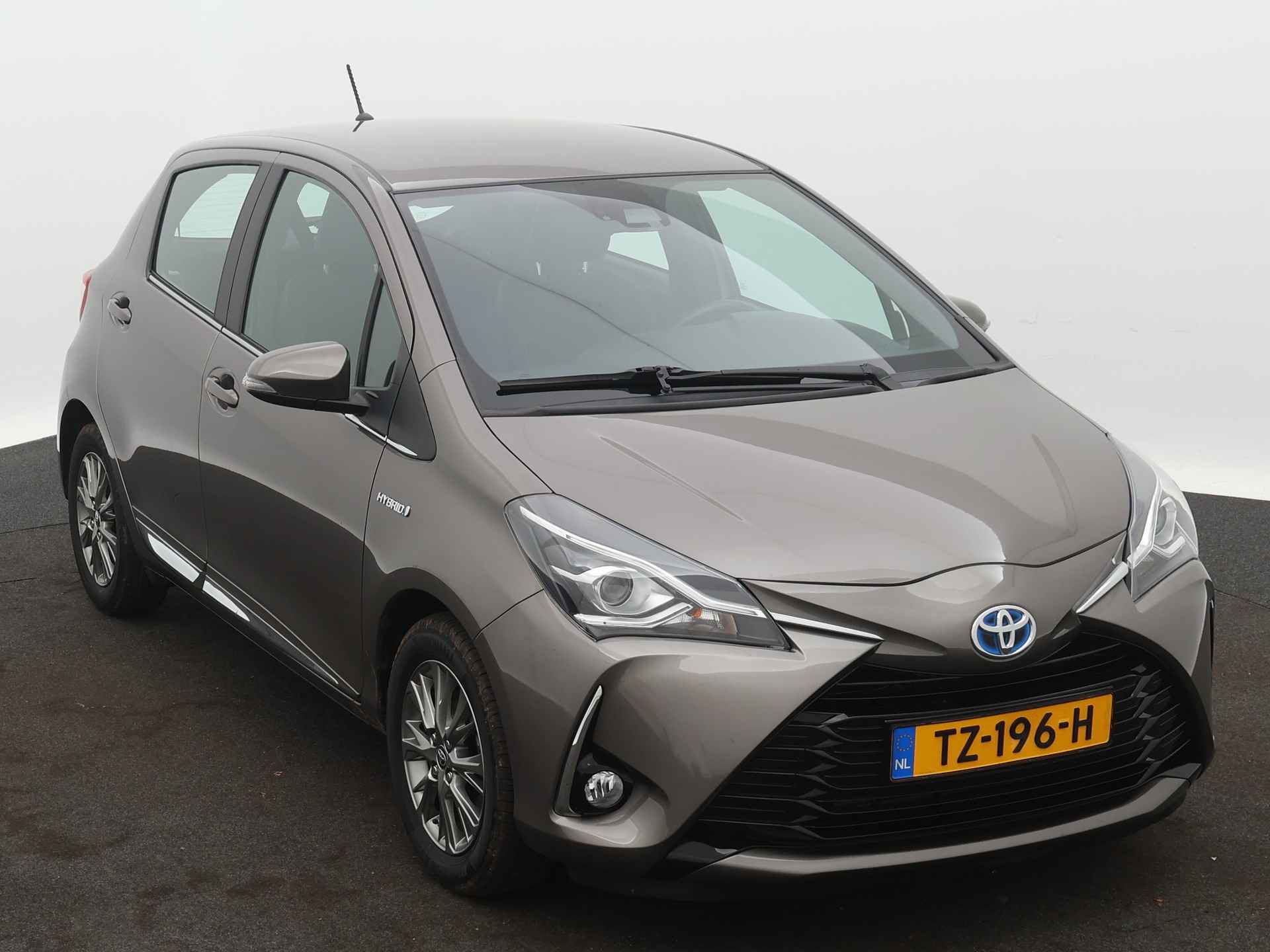 Toyota Yaris 1.5 Hybrid Energy Plus | Navigatie | Camera | LM velgen | Cruise Control | Parkeersensoren achter | - 29/44