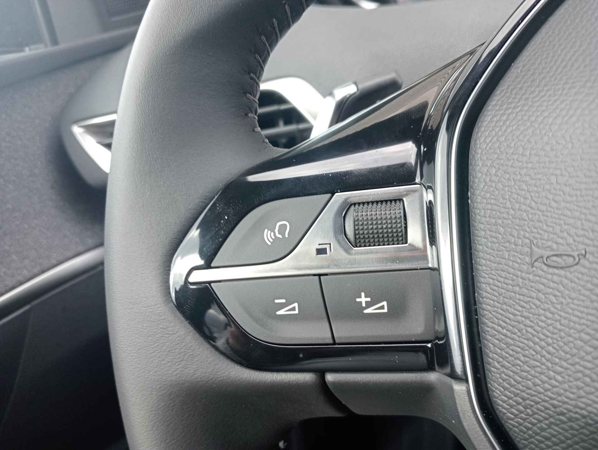 Peugeot 3008 1.6 Plug-in HYbrid 225pk e-EAT8 Allure  | Lederen bekleding | Automaat | Automatische Airco | Navigatie | - 12/21