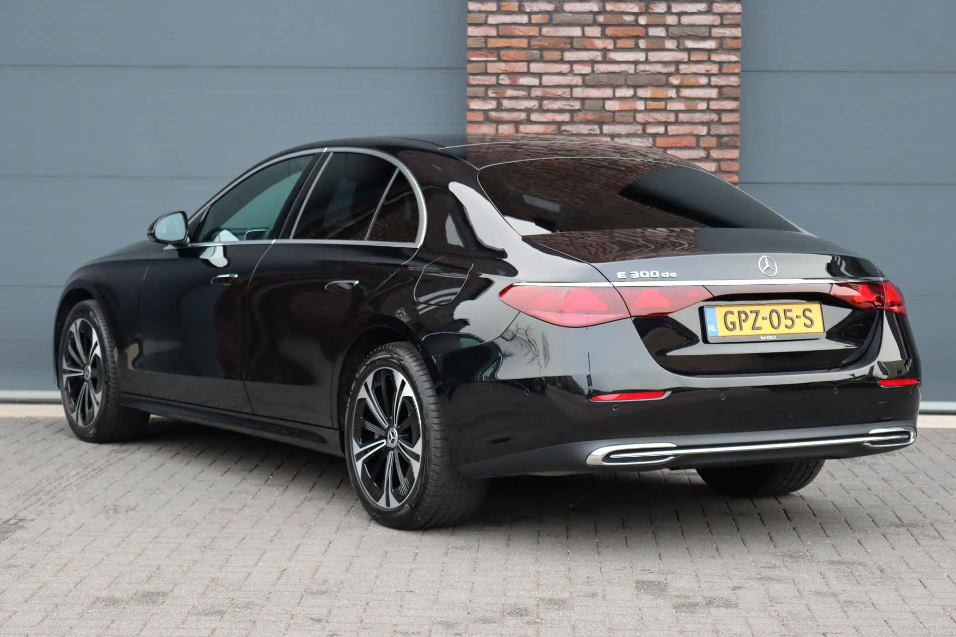 Mercedes-Benz E-Klasse 300 de Luxury Line Aut9 | Hyperscreen | Stoelventilatie | Distronic+ | Burmester 4D | Keyless Go | Rijassistentiepakket+ | Leder | Exclusief pakket | Camera | - 6/39