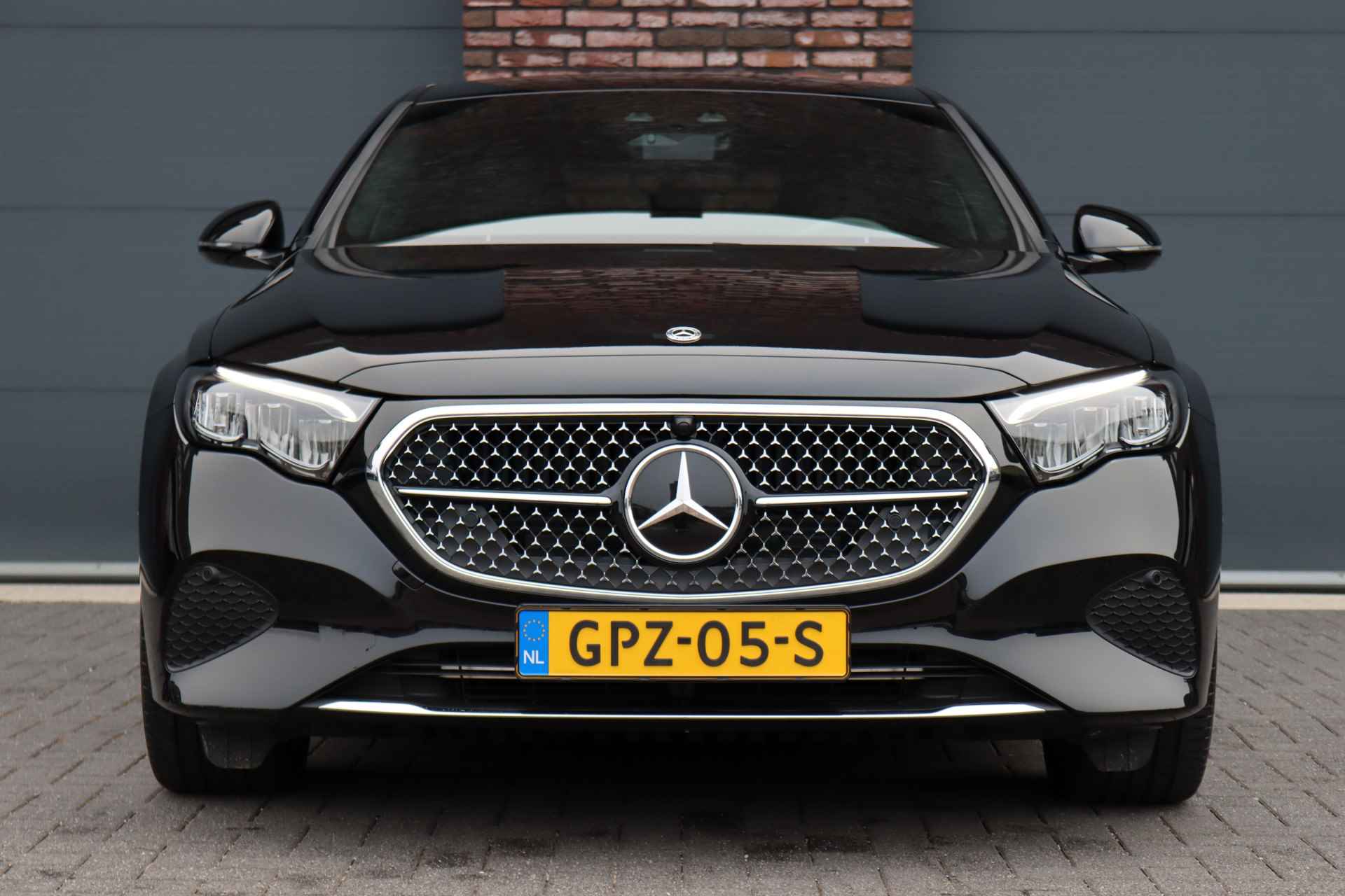 Mercedes-Benz E-Klasse 300 de Luxury Line Aut9 | Hyperscreen | Stoelventilatie | Distronic+ | Burmester 4D | Keyless Go | Rijassistentiepakket+ | Leder | Exclusief pakket | Camera | - 14/39