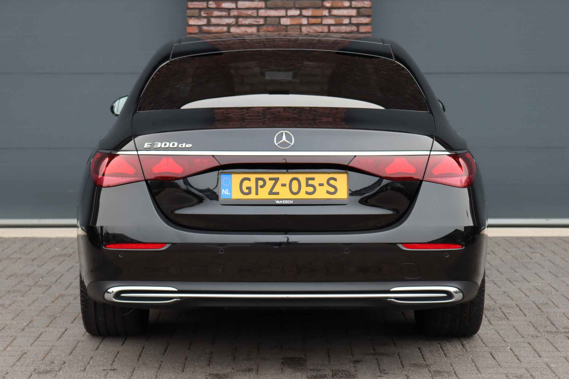 Mercedes-Benz E-Klasse 300 de Luxury Line Aut9 | Hyperscreen | Stoelventilatie | Distronic+ | Burmester 4D | Keyless Go | Rijassistentiepakket+ | Leder | Exclusief pakket | Camera | - 16/39