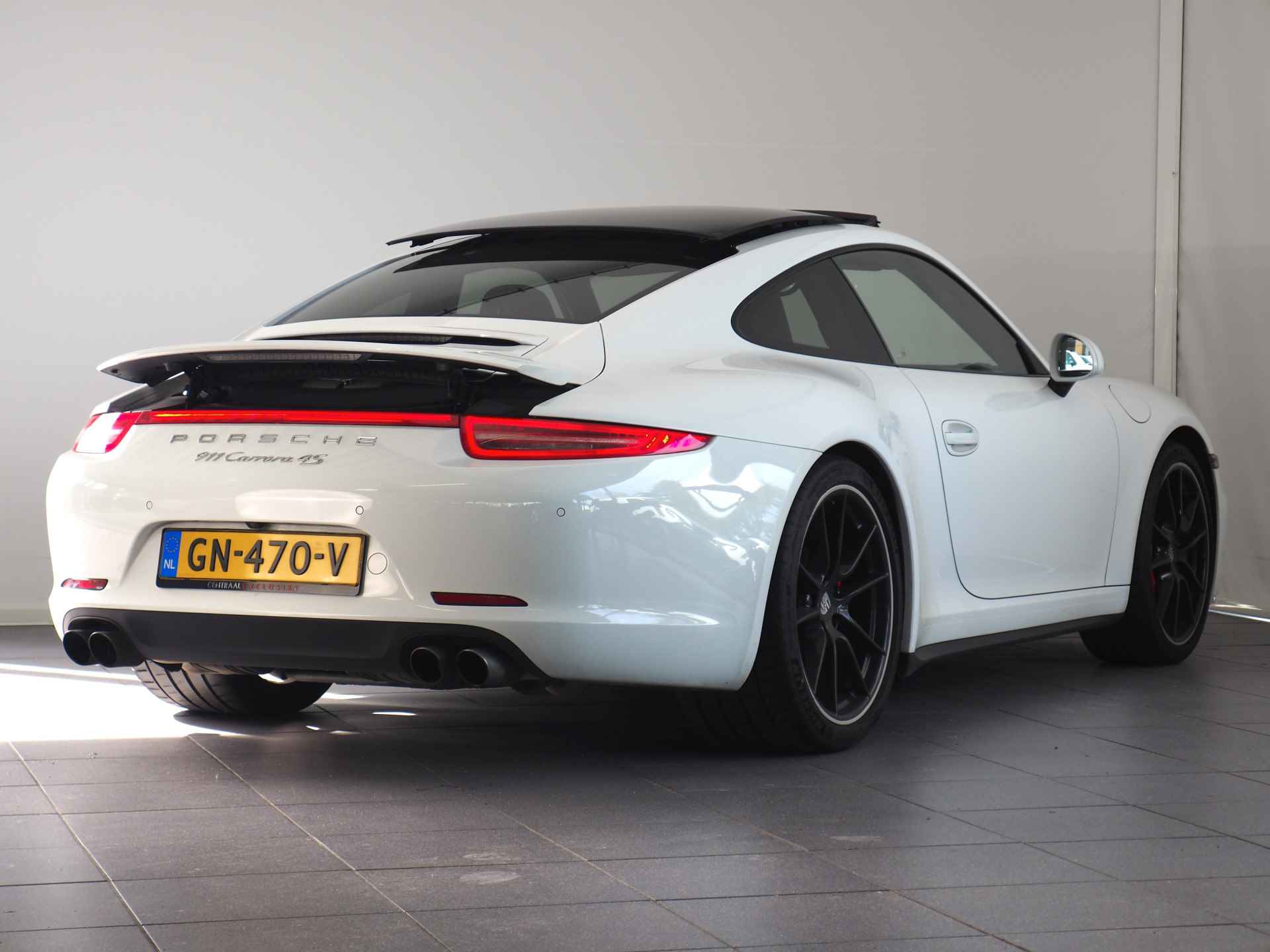 Porsche 911 3.8 Carrera 4S | Sport Chrono Pack | Panoramadak | Navigatie | Stoelverwarming | Achteruitrijcamera | Parkeersensoren voor- en achter | Sportuitlaat | - 3/35