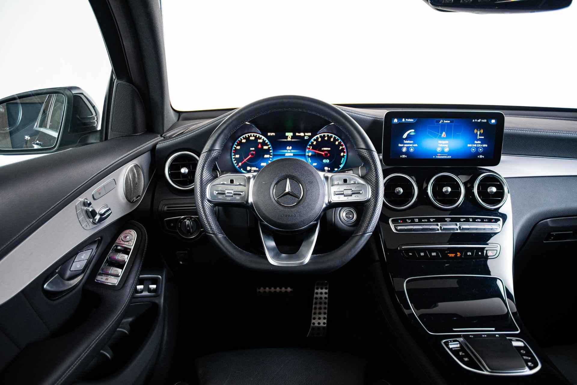 Mercedes-Benz GLC-klasse Coupé 300e 4MATIC Premium AMG - Panoramadak - Burmester - Keyless GO - Parkeerpakket met 360 camera - Head-Up Display - 31/55